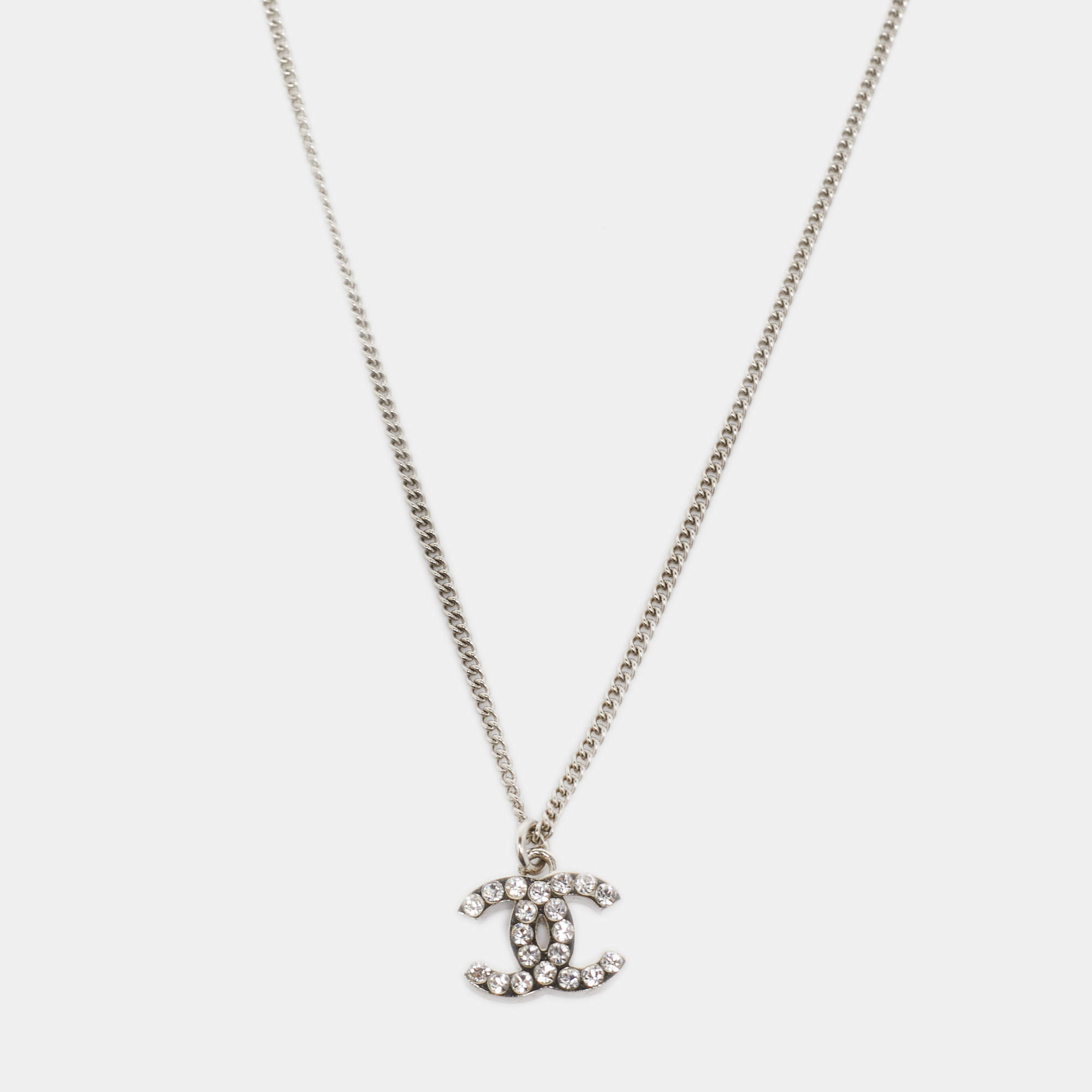 Pre Owned Chanel CC Crystals Silver Tone Necklace