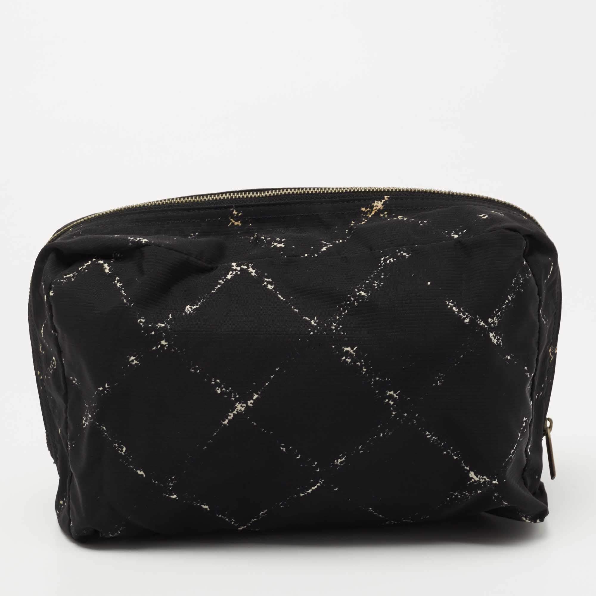 Pre Owned Chanel Black/White Quilted Print Nylon Travel Ligne Cosmetic Pouch