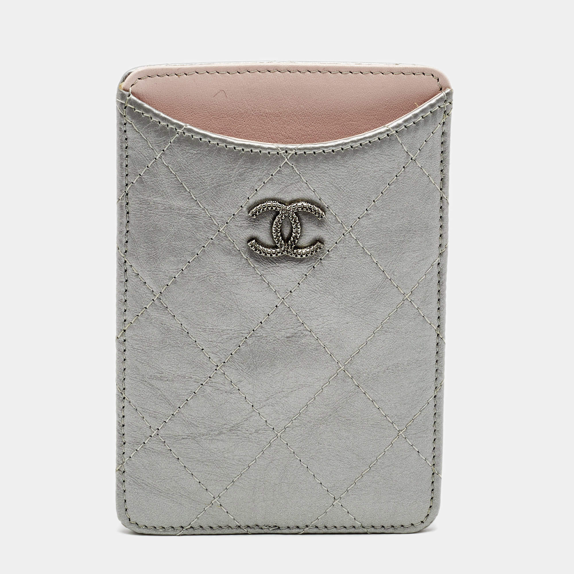 Pre Owned Chanel Silver/Pink Quilted Aged Leather CC Phone Case