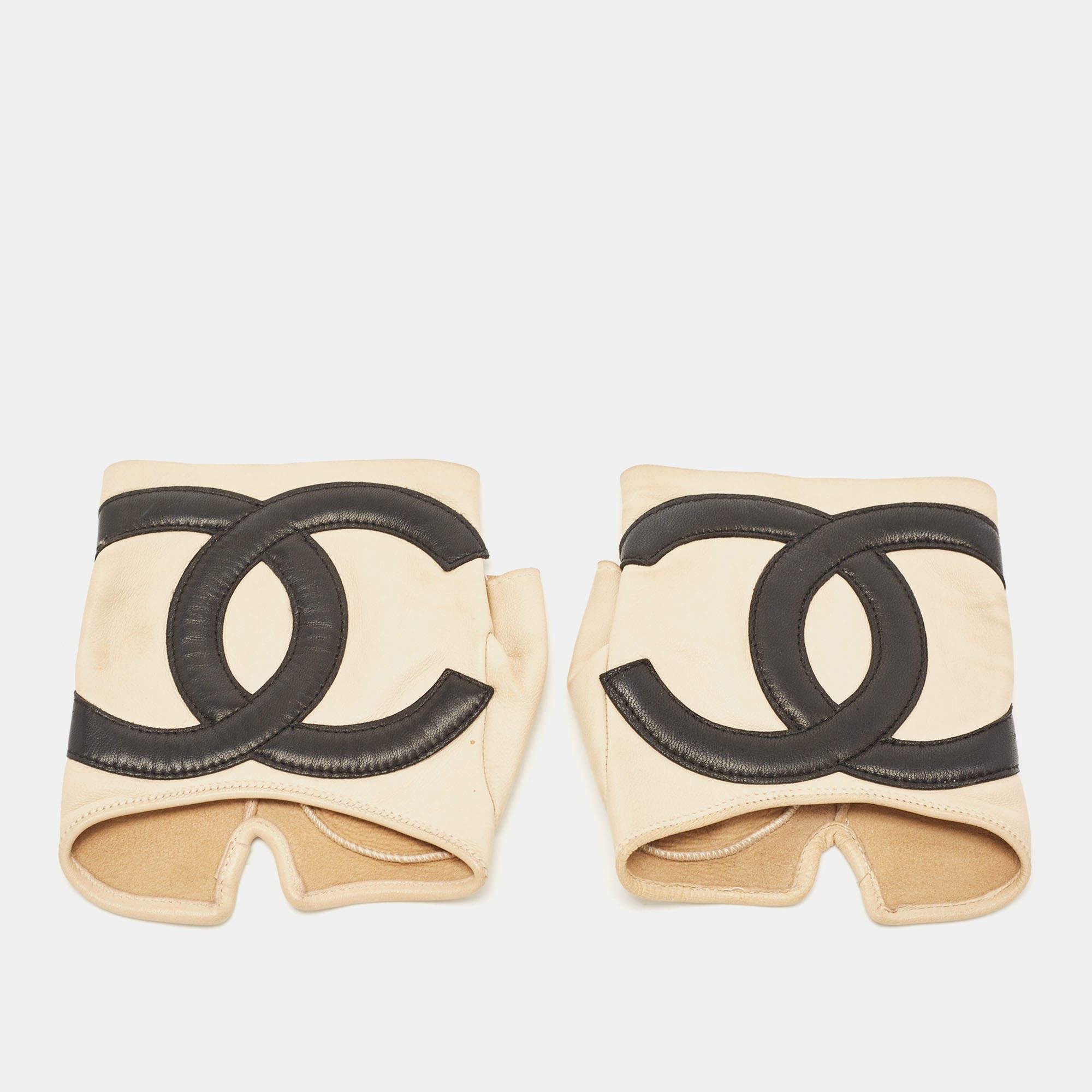 Chanel Beige/Black Leather CC Fingerless Gloves Size 8 Chanel