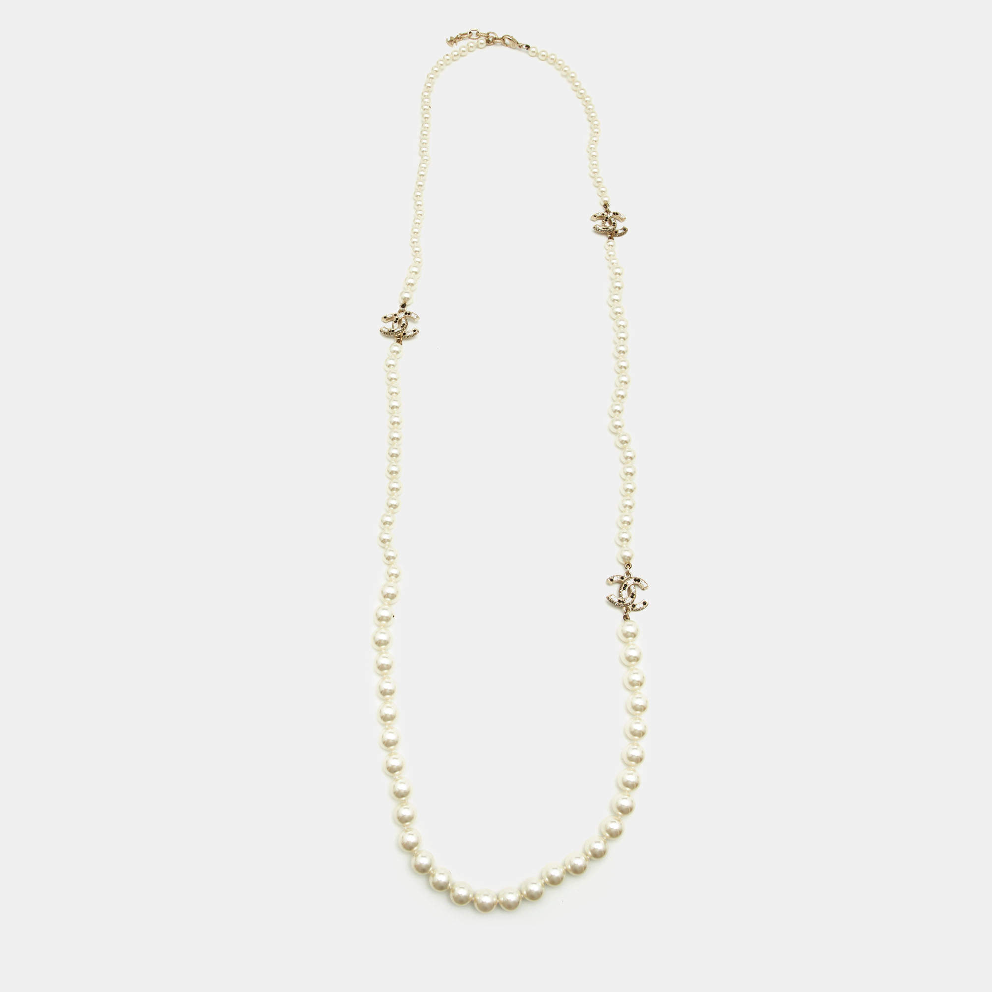 Pre Owned Chanel CC Faux Pearl Crystals Faux Pearl Gold Tone Long Necklace