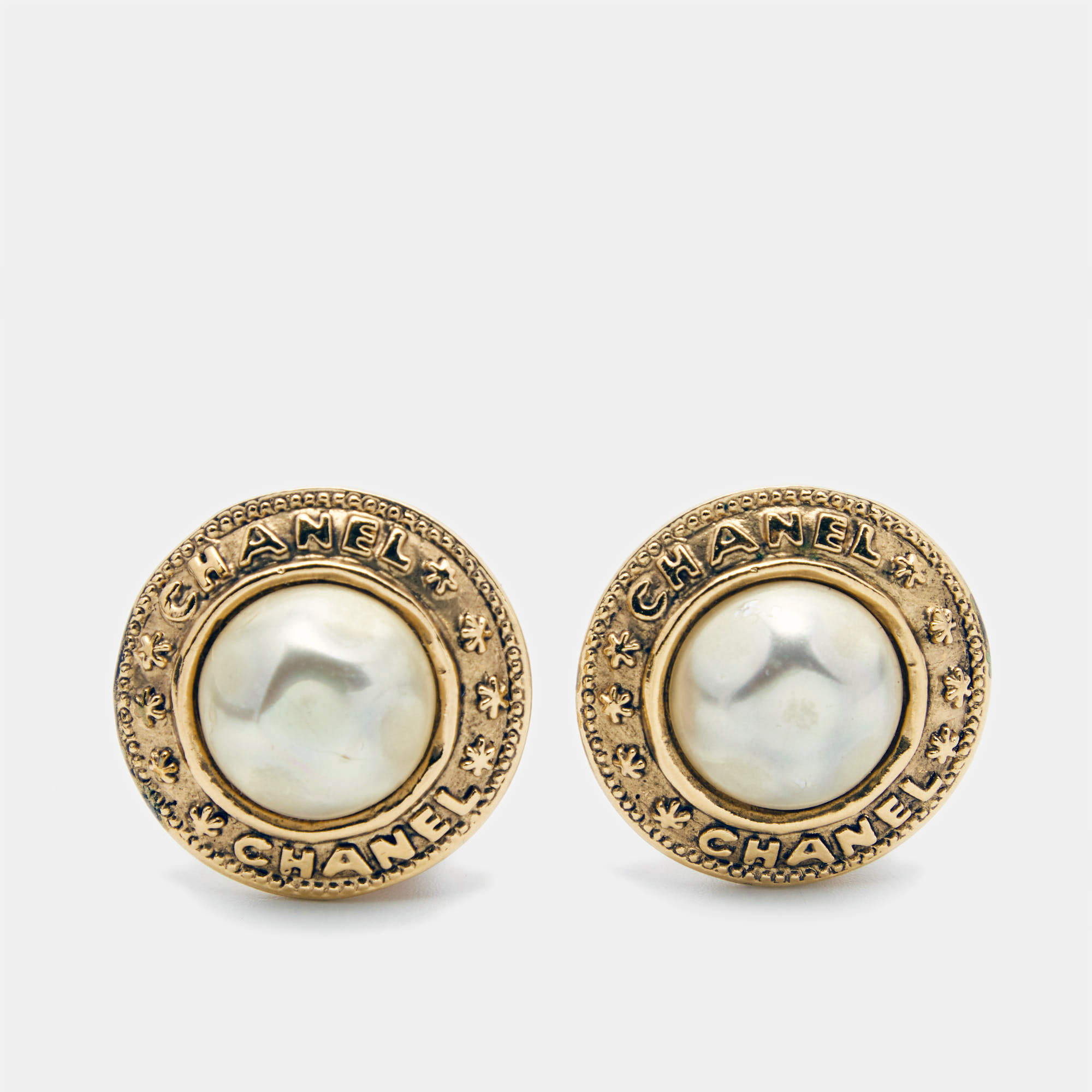 Chanel Vintage Faux Pearl Gold Plated Round Clip-on Stud Earrings