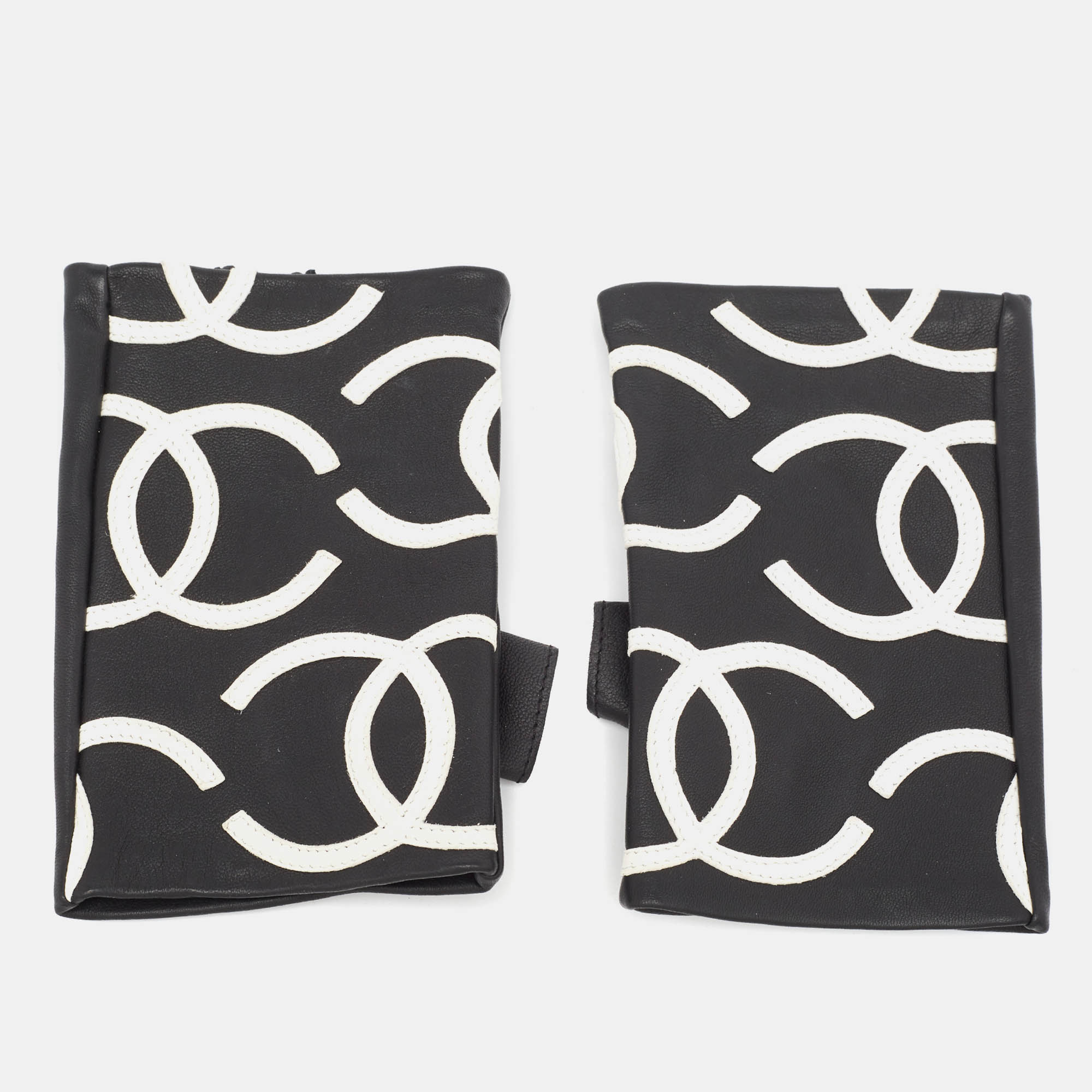 Pre Owned Chanel Black CC Appliqued Leather Fingerless Gloves Size 7.5