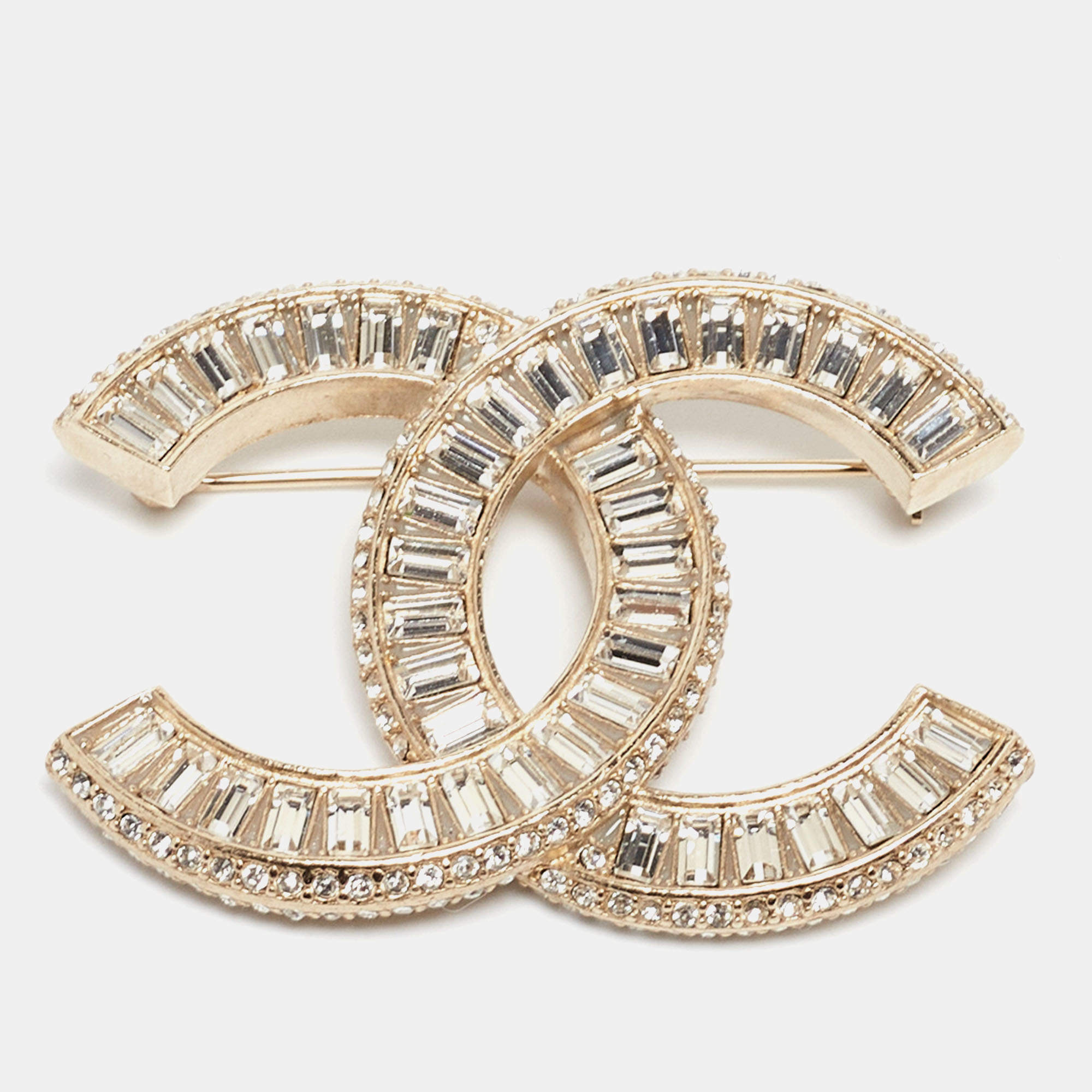 Pre Owned Chanel Pale Gold Tone Crystal Baguette CC Brooch