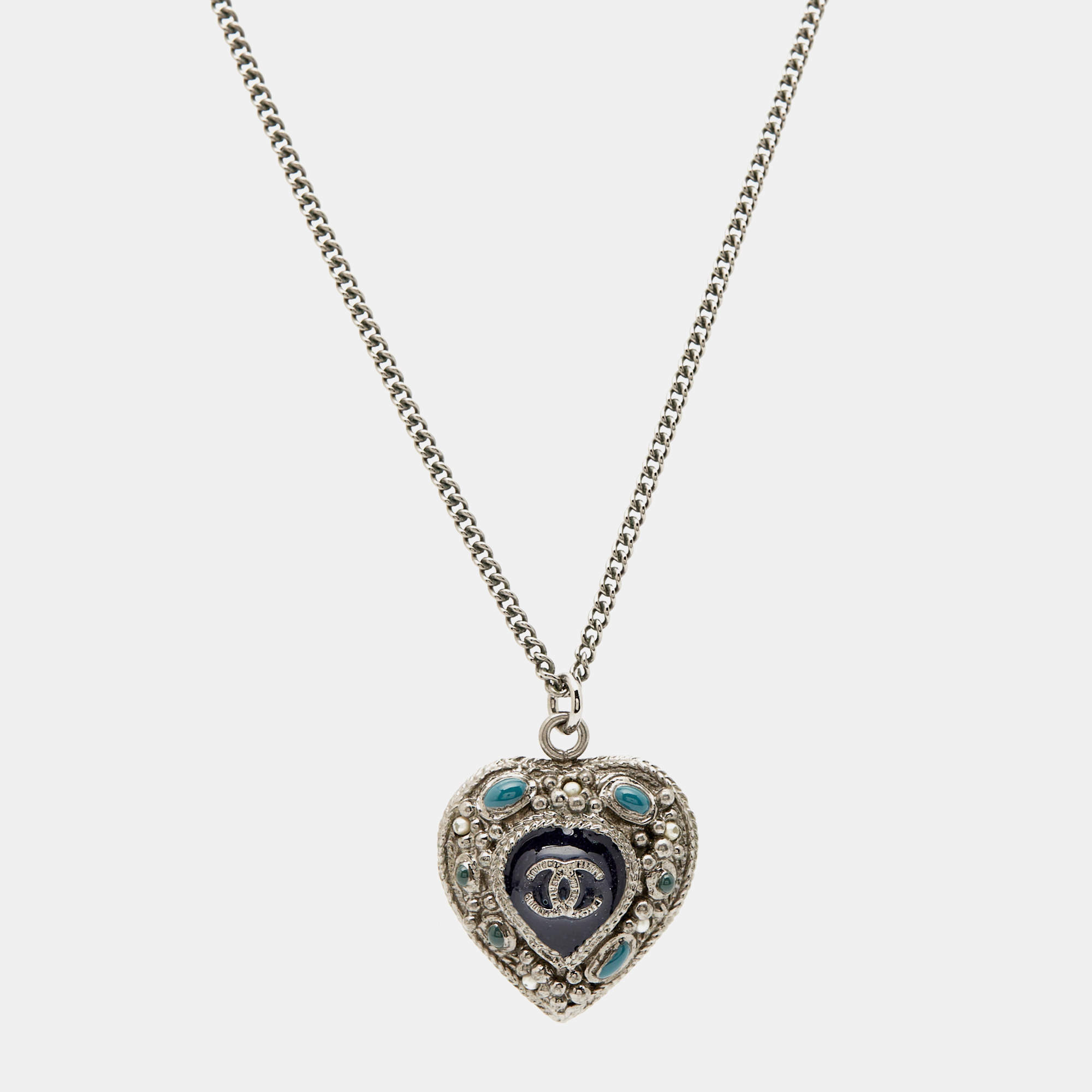 Pre Owned Chanel CC Enamel Faux Pearl Two Tone Necklace