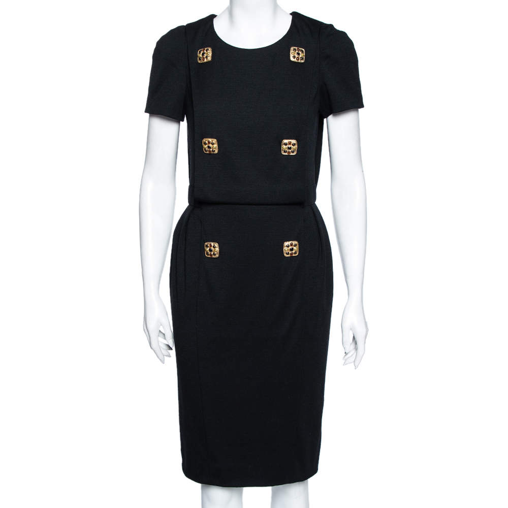 Pre Owned فستان شانيل صوف أسود مزخرف بروش بطبقات بط يات مقاس وسط ( ميديوم )