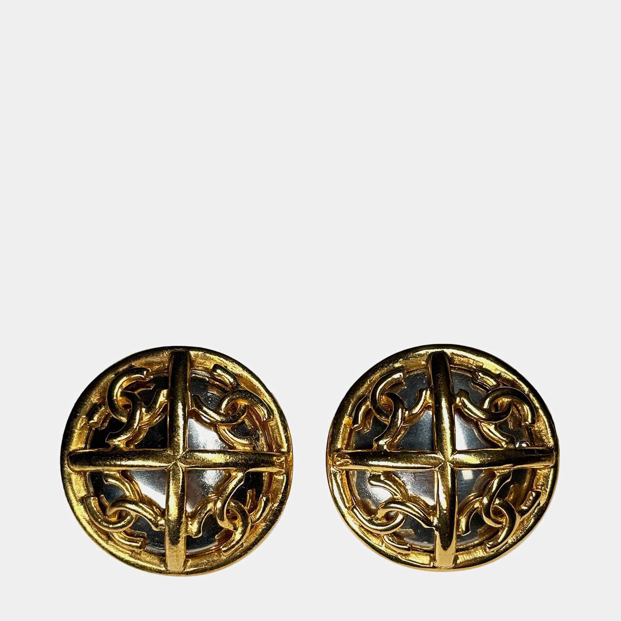 Pre Owned Chanel 93P Round Mirror CC Clip on Earrings