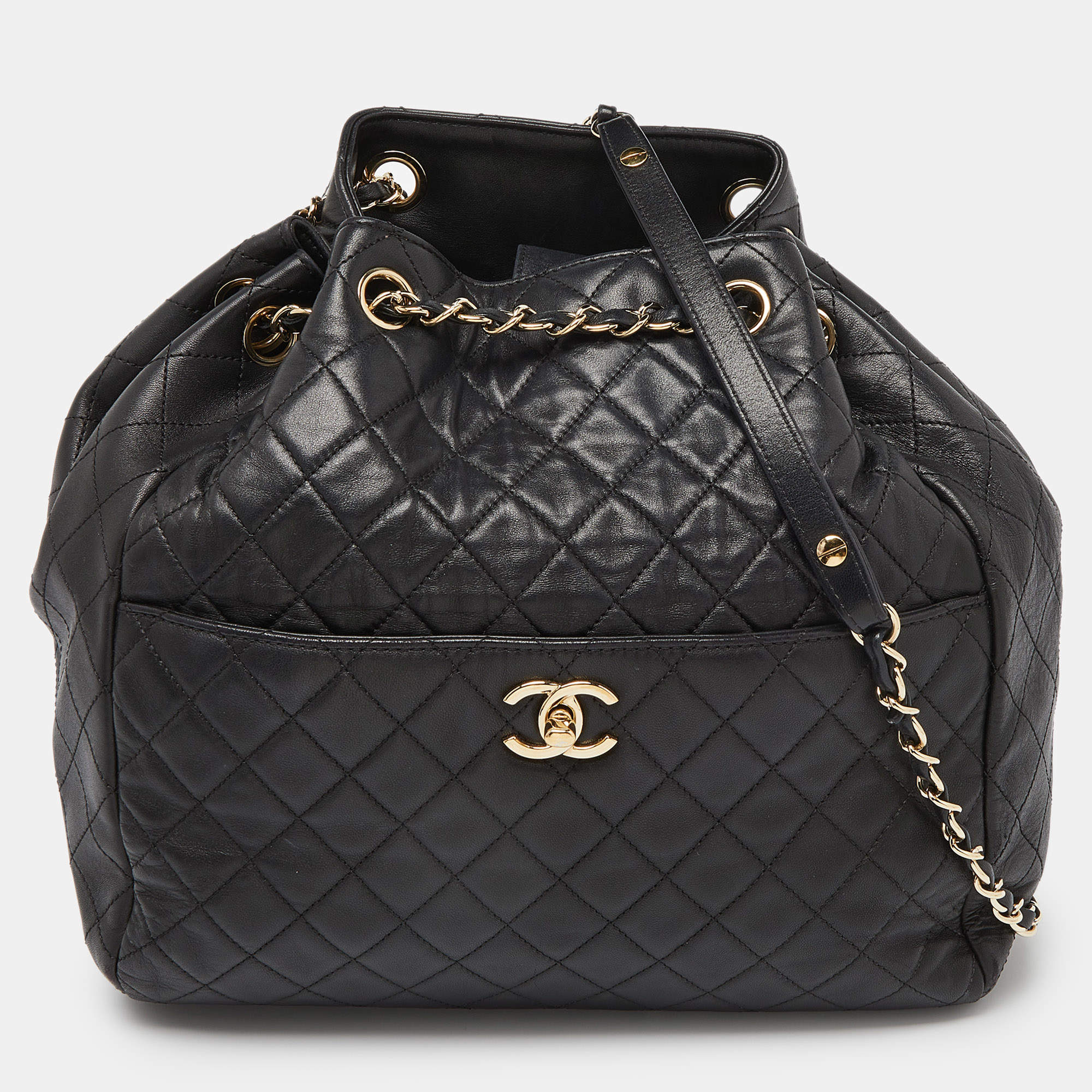 Pre Owned Chanel Black Quilted Leather CC Lock Drawstring Bucket Bag