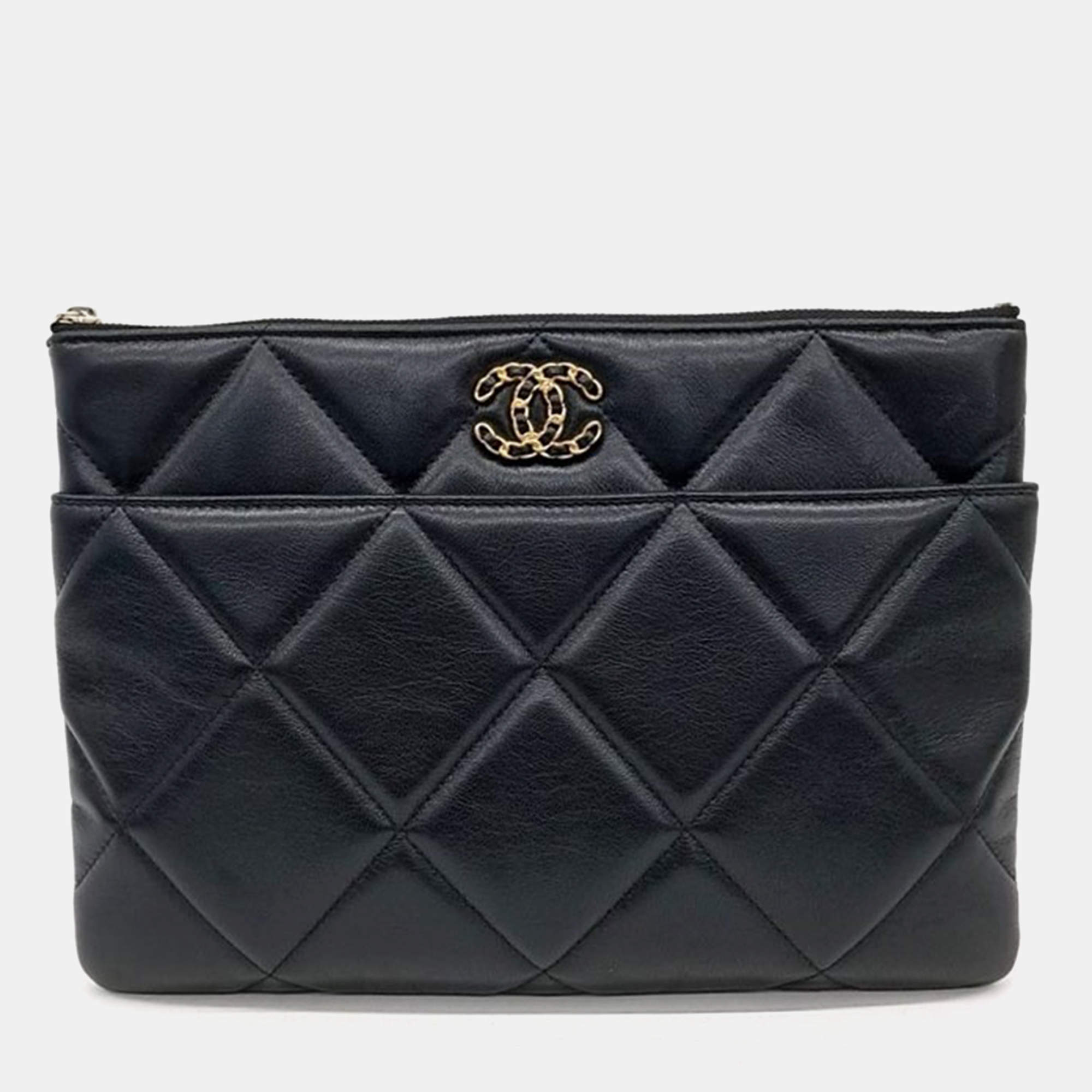 Pre Owned Chanel 19 New Medium Clutch