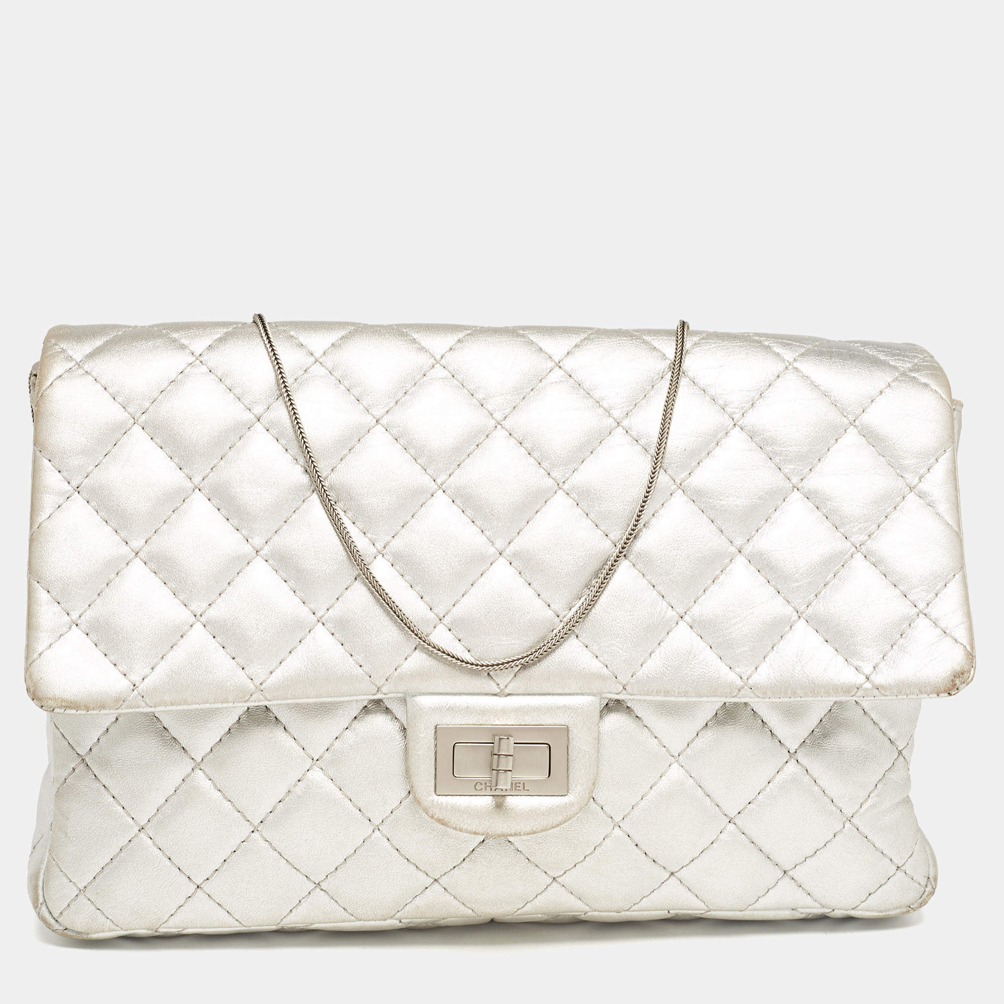 Pre Owned Chanel Silver Quilted Leather Classic 226 Reissue 2.55 Flap Bag 