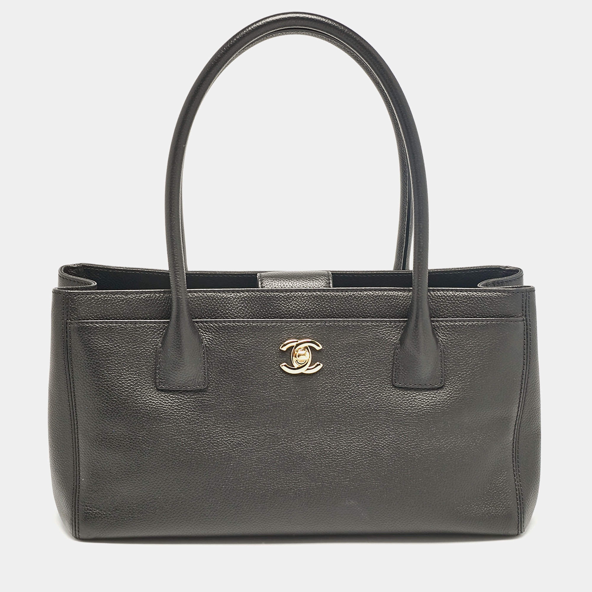 Pre Owned Chanel Black Leather Small Cerf Shopper Tote