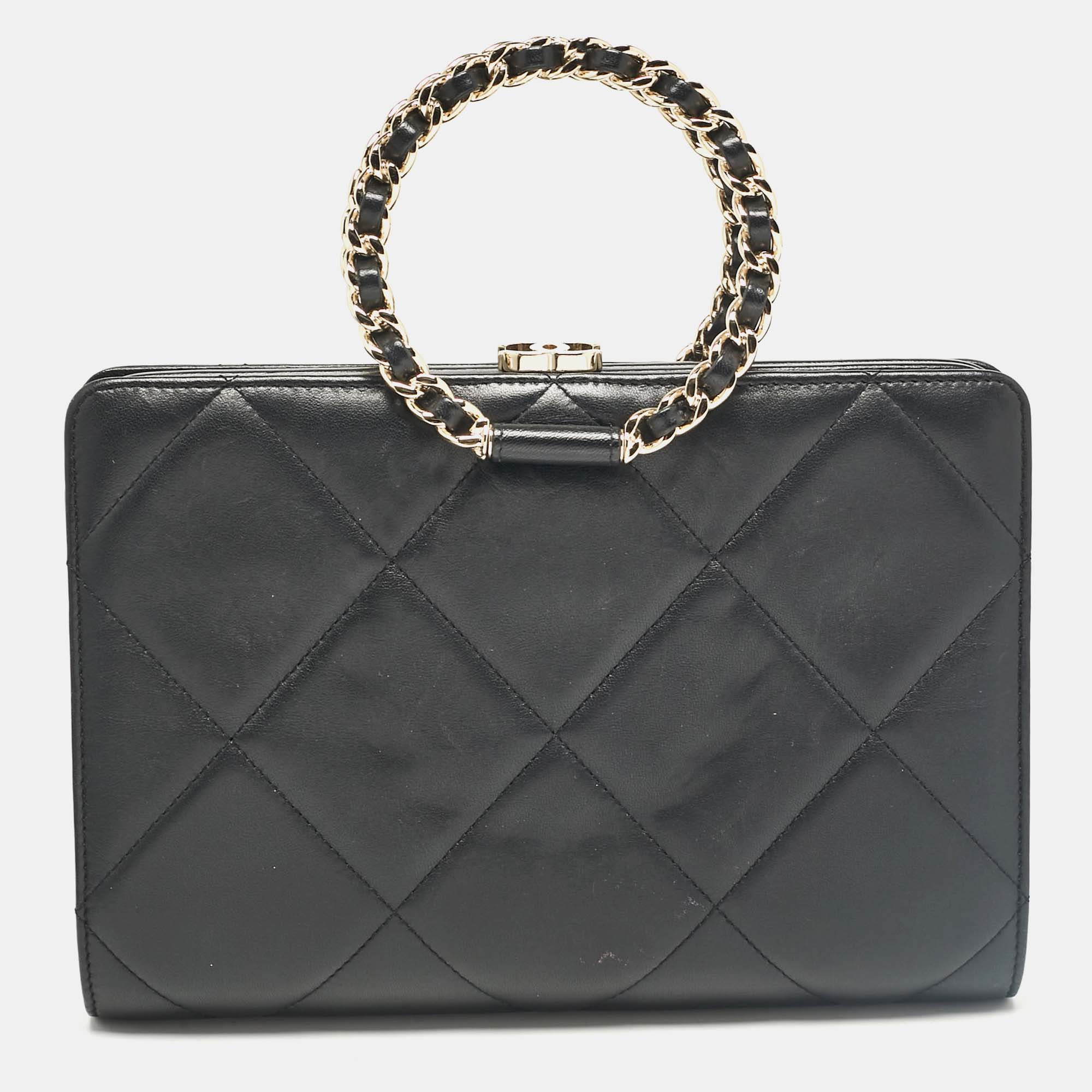 Pre Owned Chanel Black Quilted Leather Frame Round Handle Clutch Bag