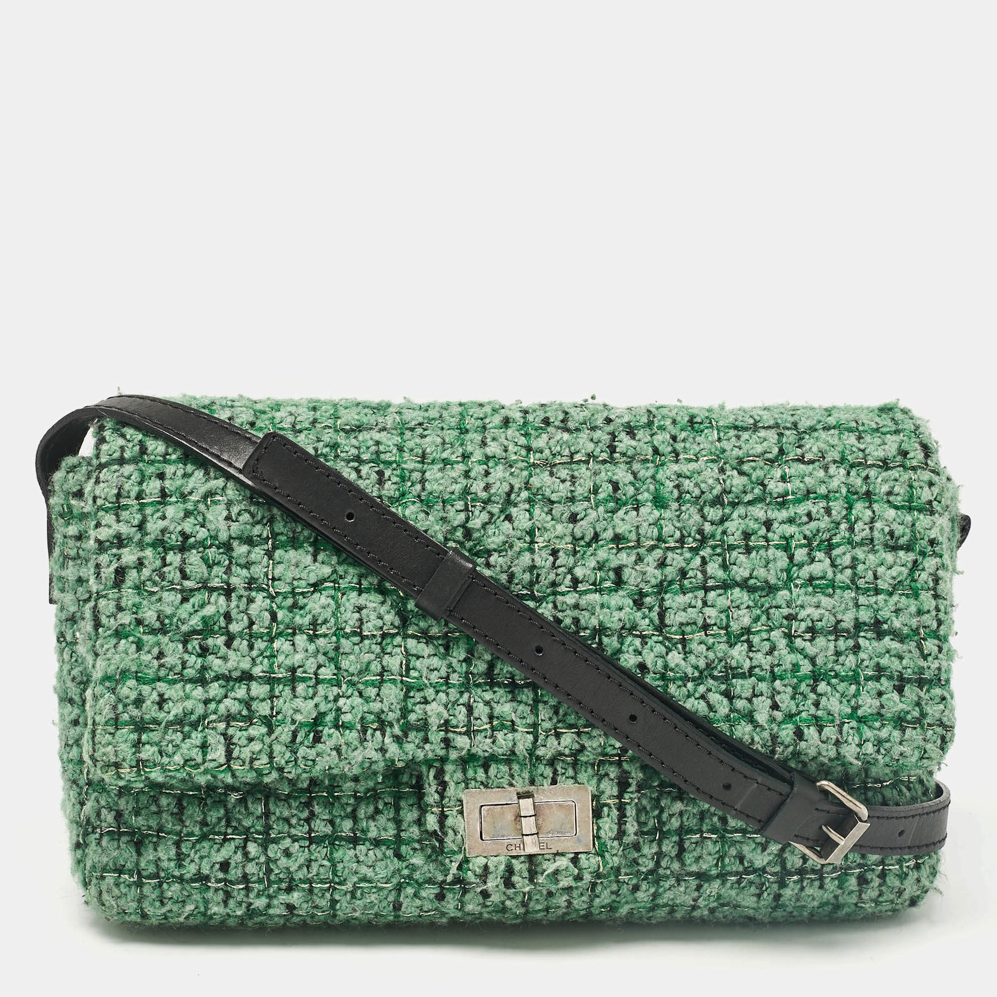 Pre Owned Chanel Green/Black Leather Tweed Reissue 2.55 Flap Bag