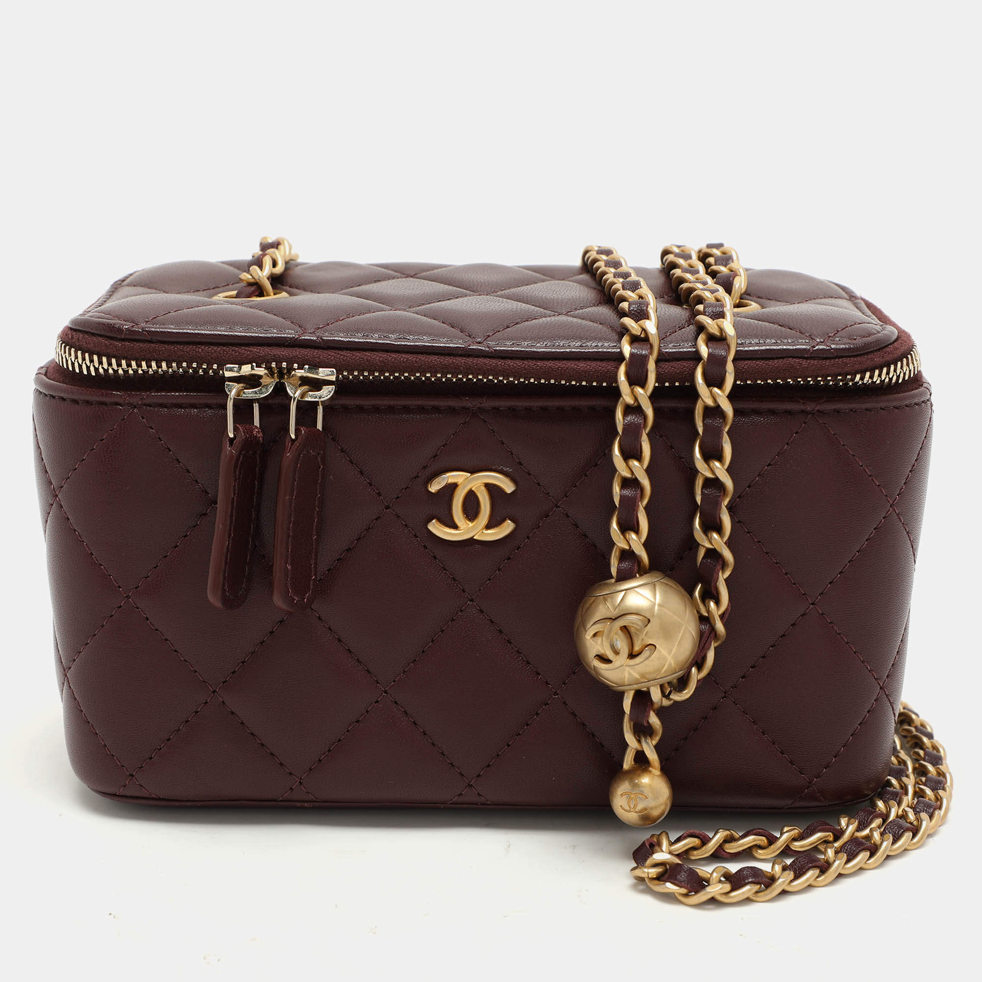 Pre Owned Chanel Burgundy Quilted Leather Vanity Case Bag