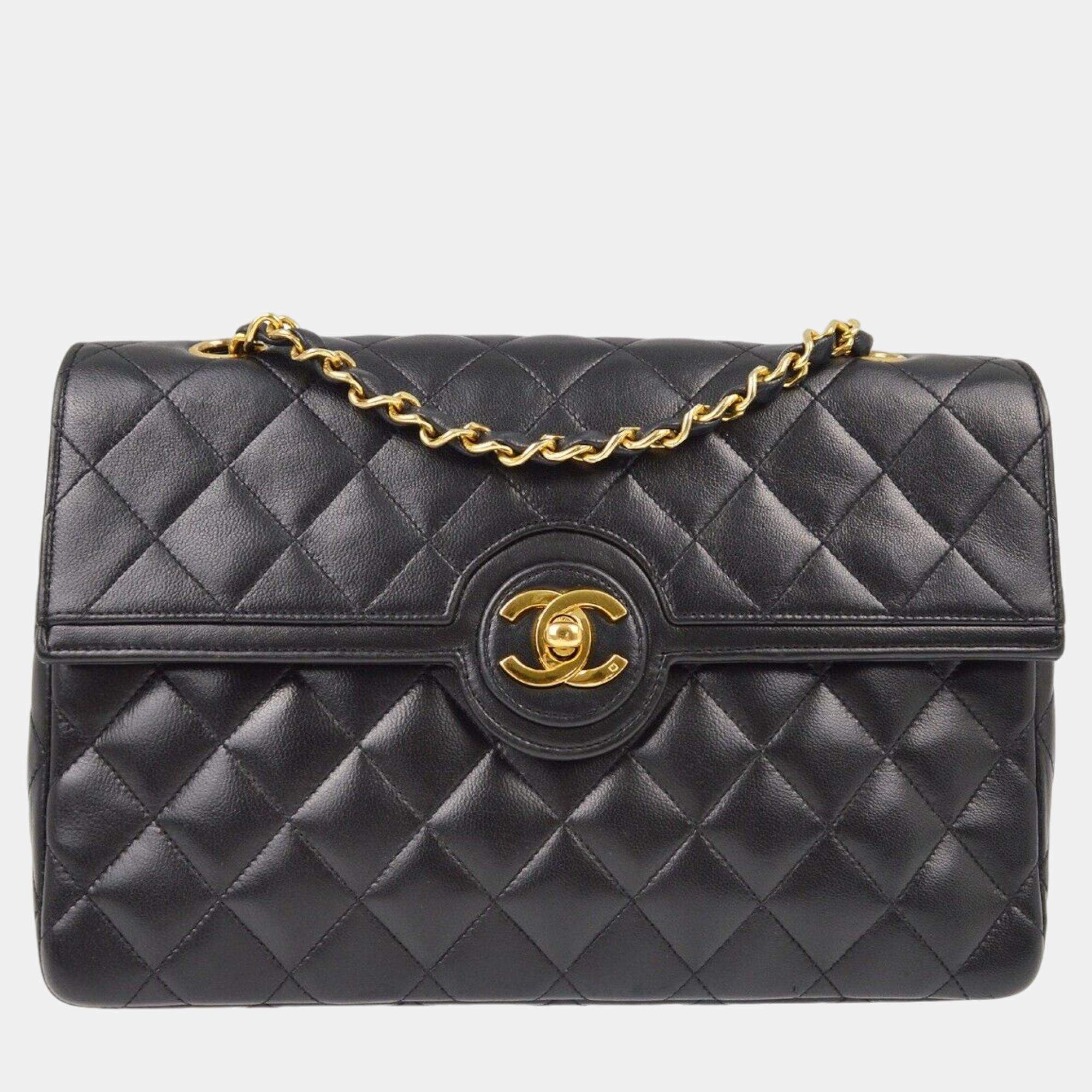 مملوكة مسبقًا Chanel Black Lambskin Single Flap Shoulder Bag