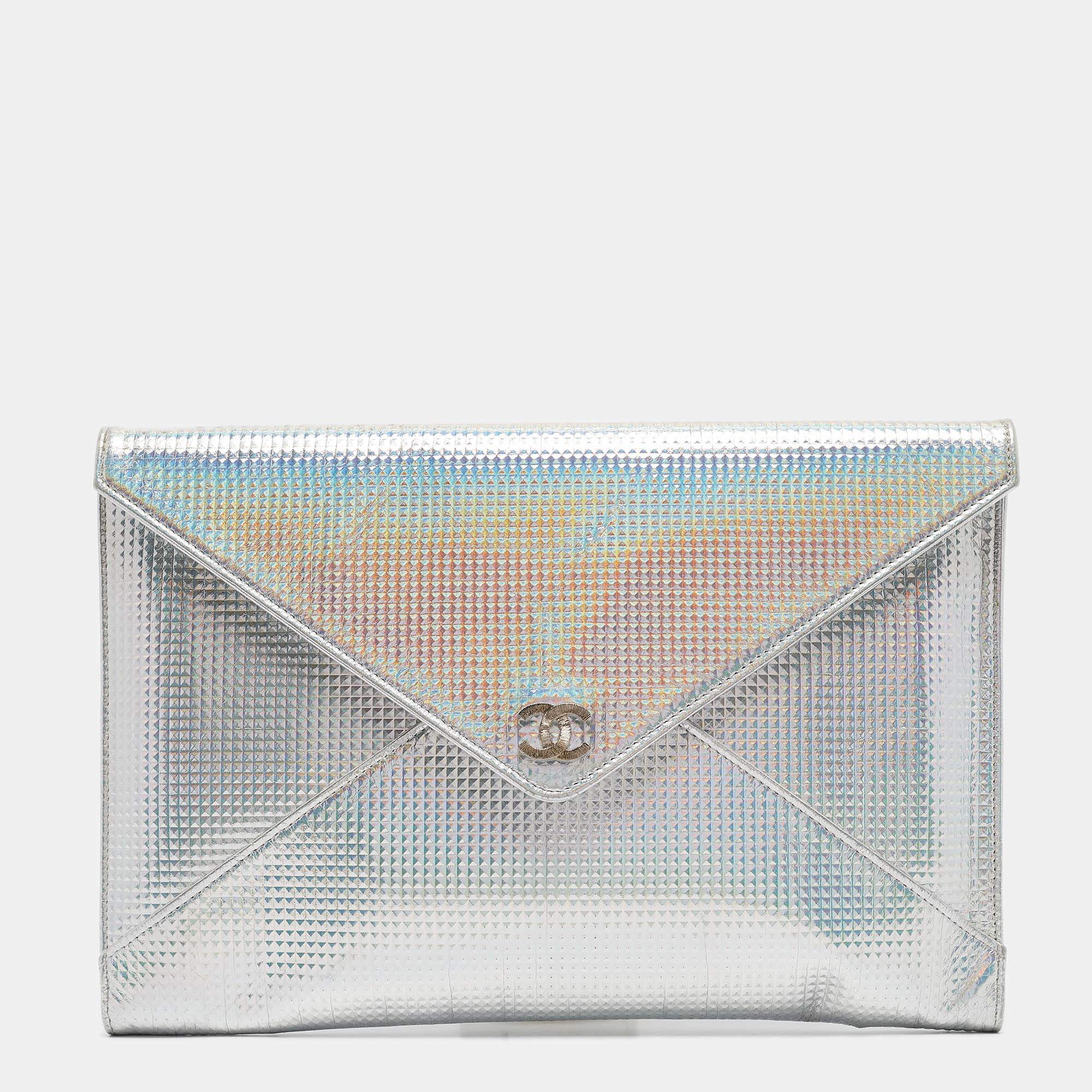 Pre Owned Chanel Silver Iridescent Embossed Leather CC Envelope Clutch