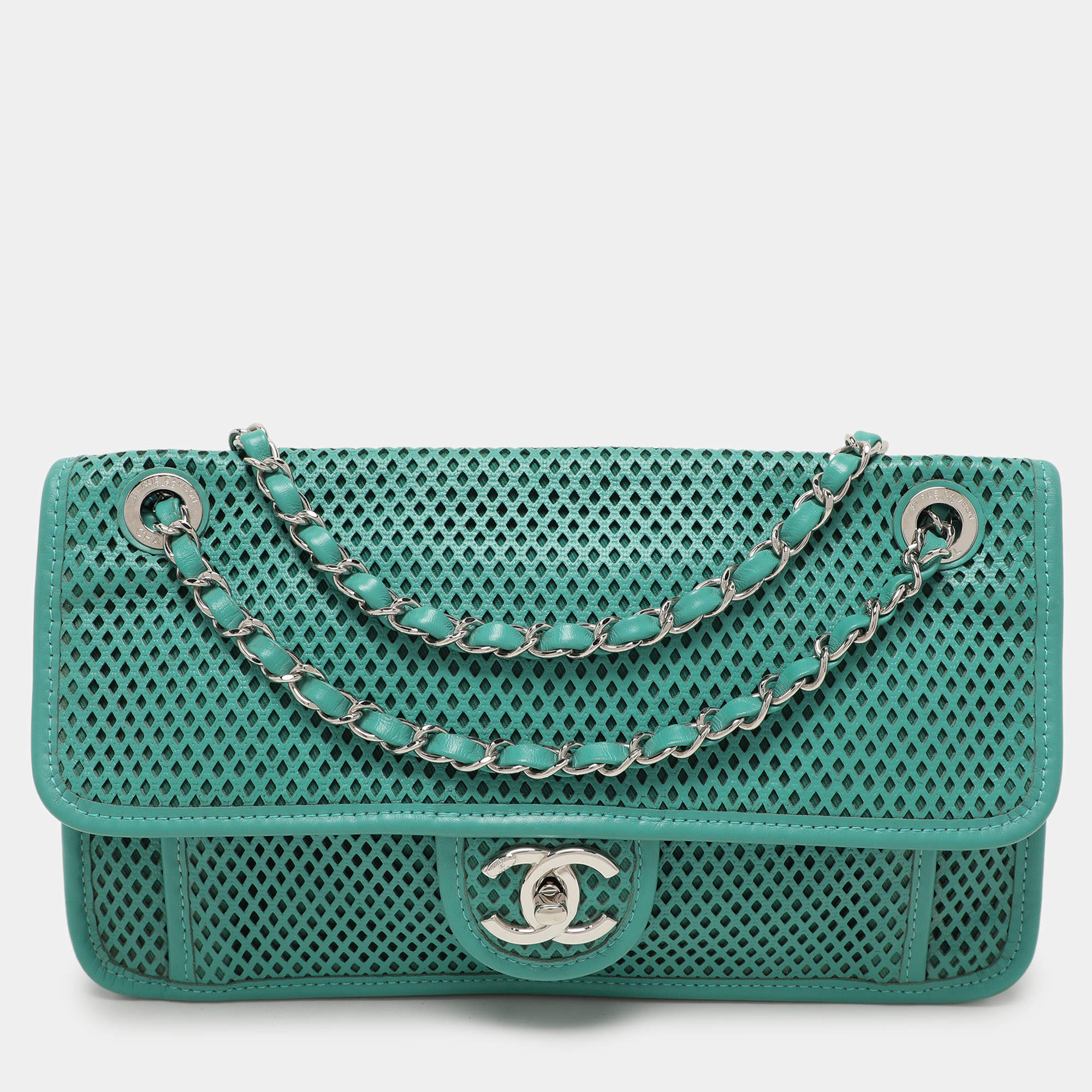 مملوكة مسبقًا حقيبة شانيل "اب إن ذا اير" قلاب جلد مخرم أحمر