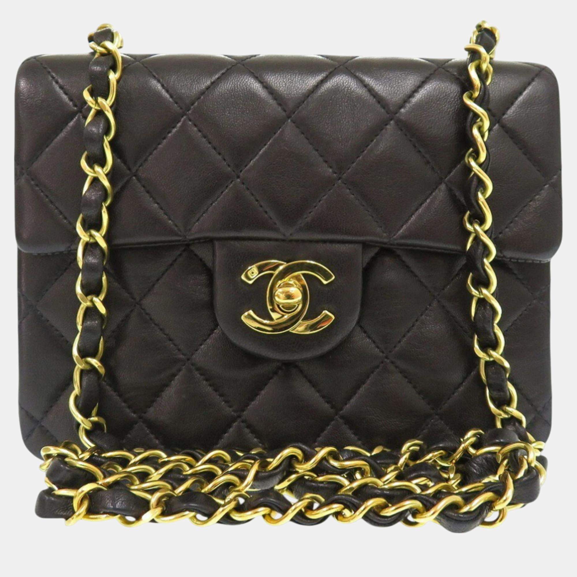 Pre Owned Chanel Matelasse Lambskin Leather Black Shoulder Bag
