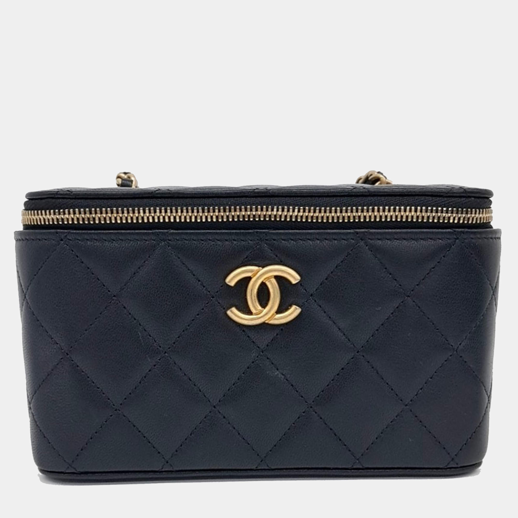 مملوكة مسبقًا Chanel Black Leather Vanity Crossbody Bag