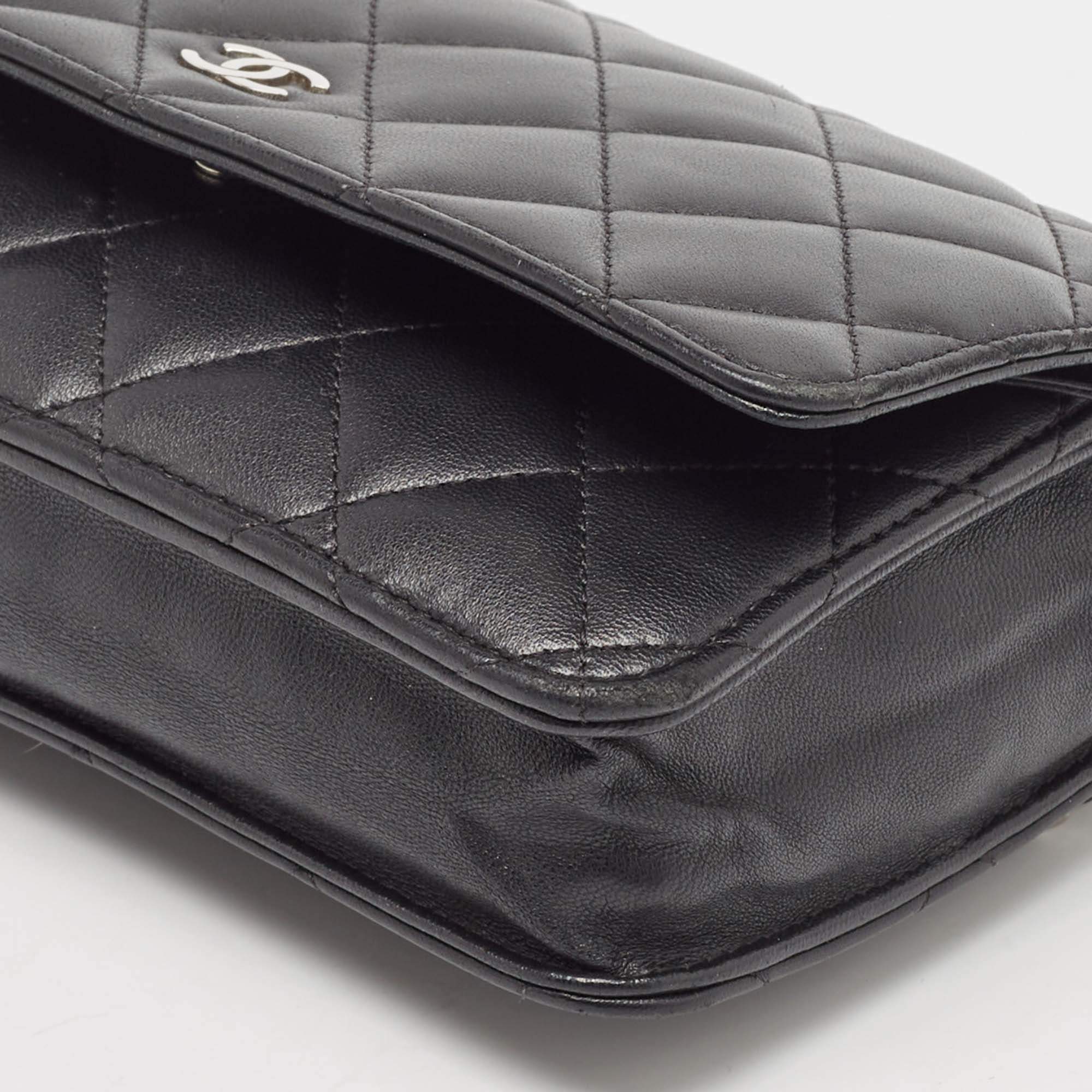 Pre Owned Chanel Black Quilted Leather CC Wallet On Chain