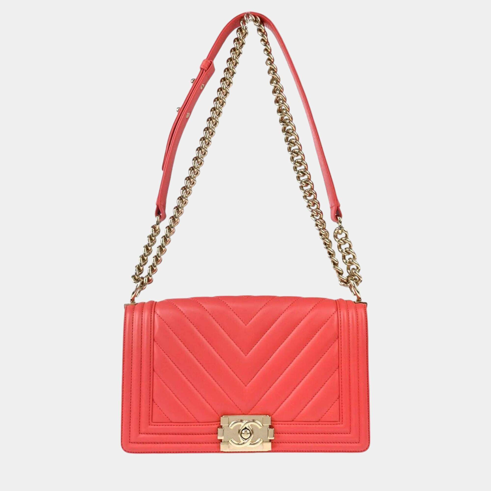 Pre Owned Chanel Pink Lambskin Chevron Leather Medium Boy Bag