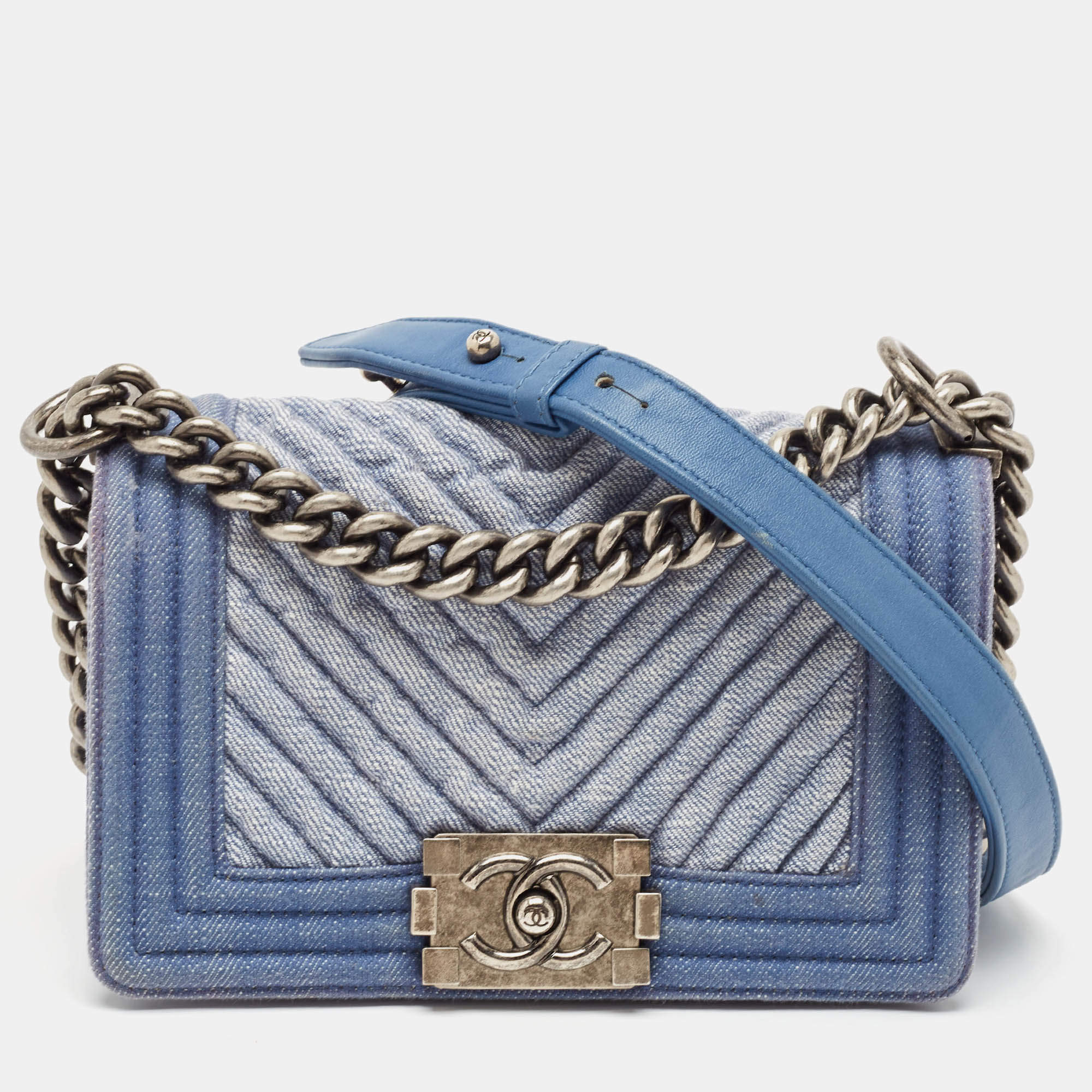 Pre Owned Chanel Blue Chevron Quilted Denim Small Boy Flap Bag
