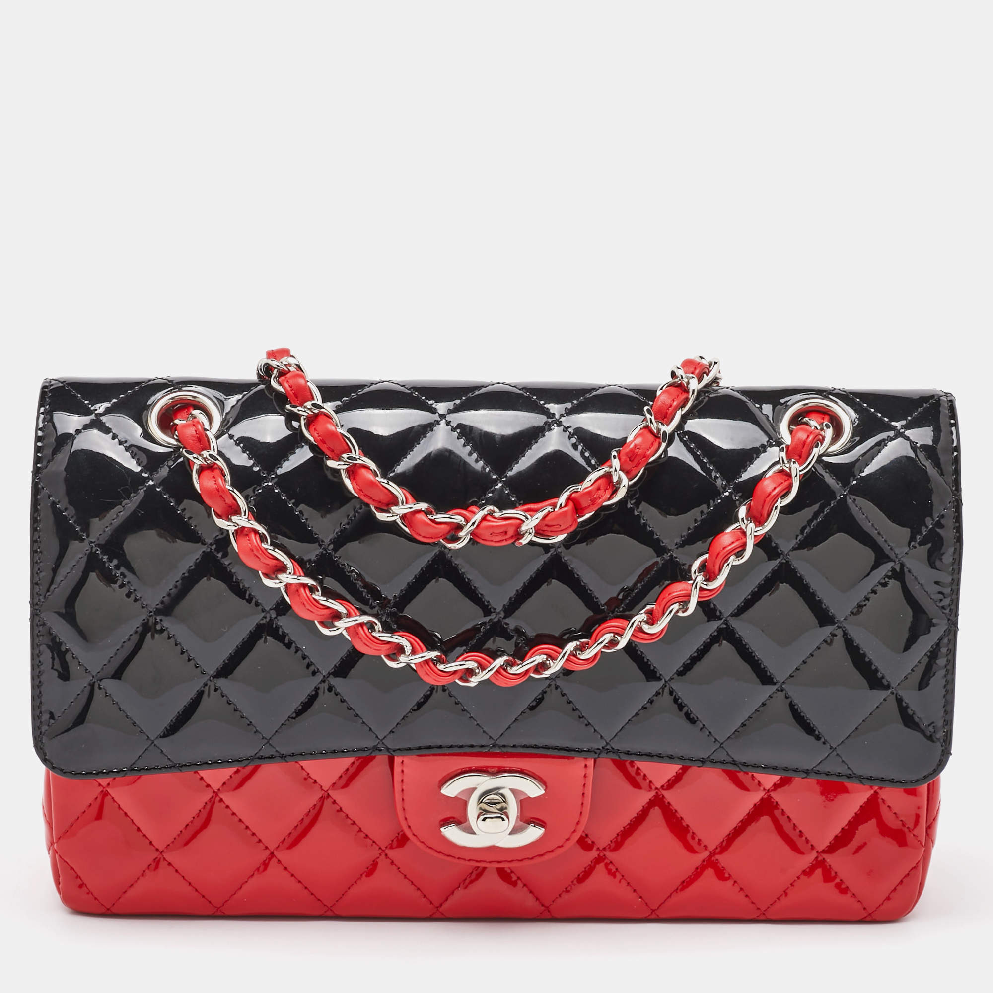 Pre Owned Chanel Black/Red Quilted Patent Leather Medium Classic Double Flap Bag