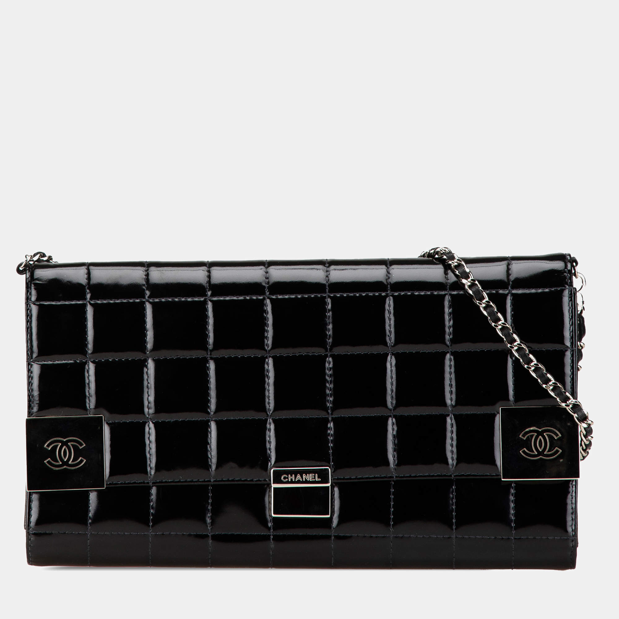 Pre Owned Chanel Black Patent Leather CC Chocolate Bar Clutch on Chain
