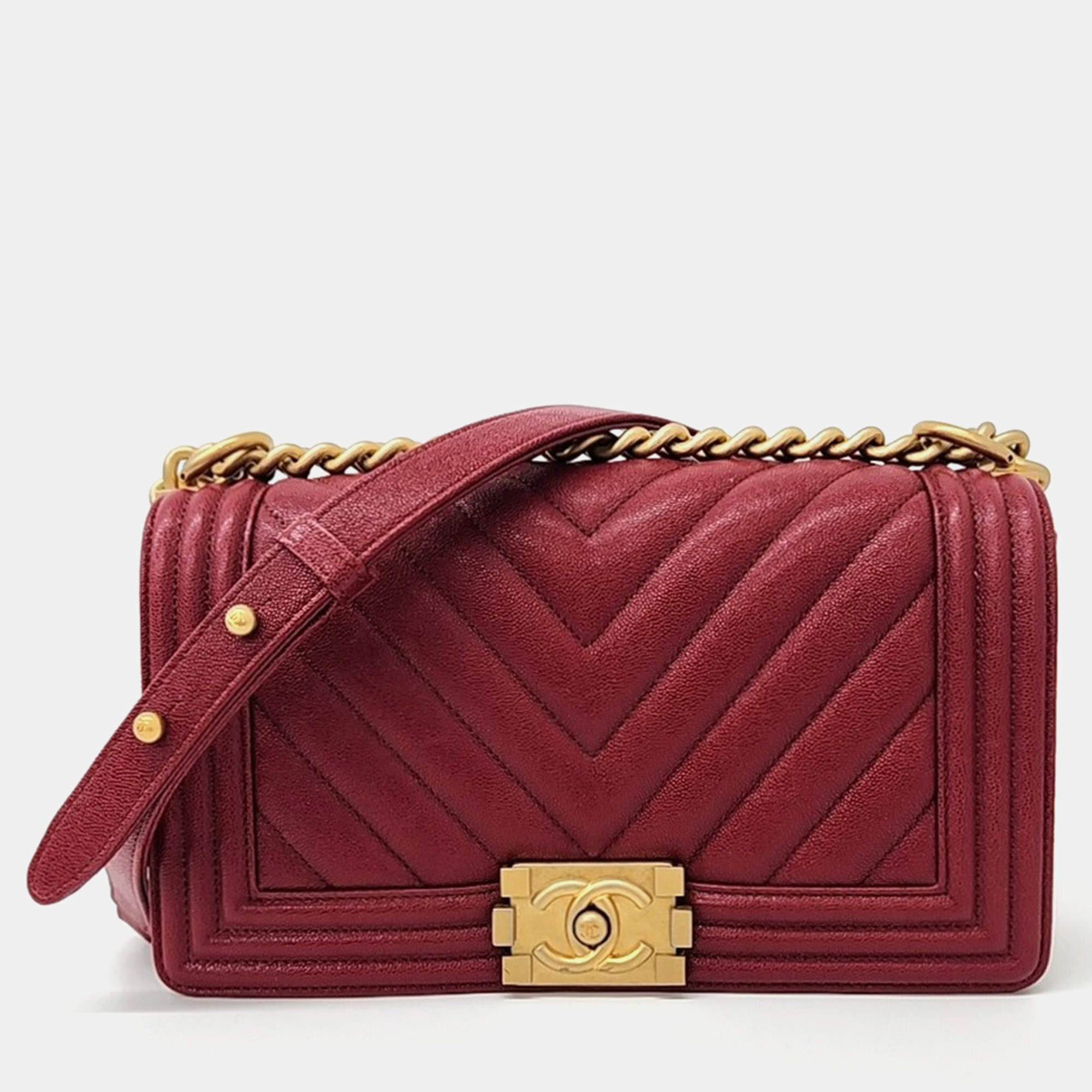 Pre Owned Chanel Red Leather Chevron Boy Medium Shoulder Bag