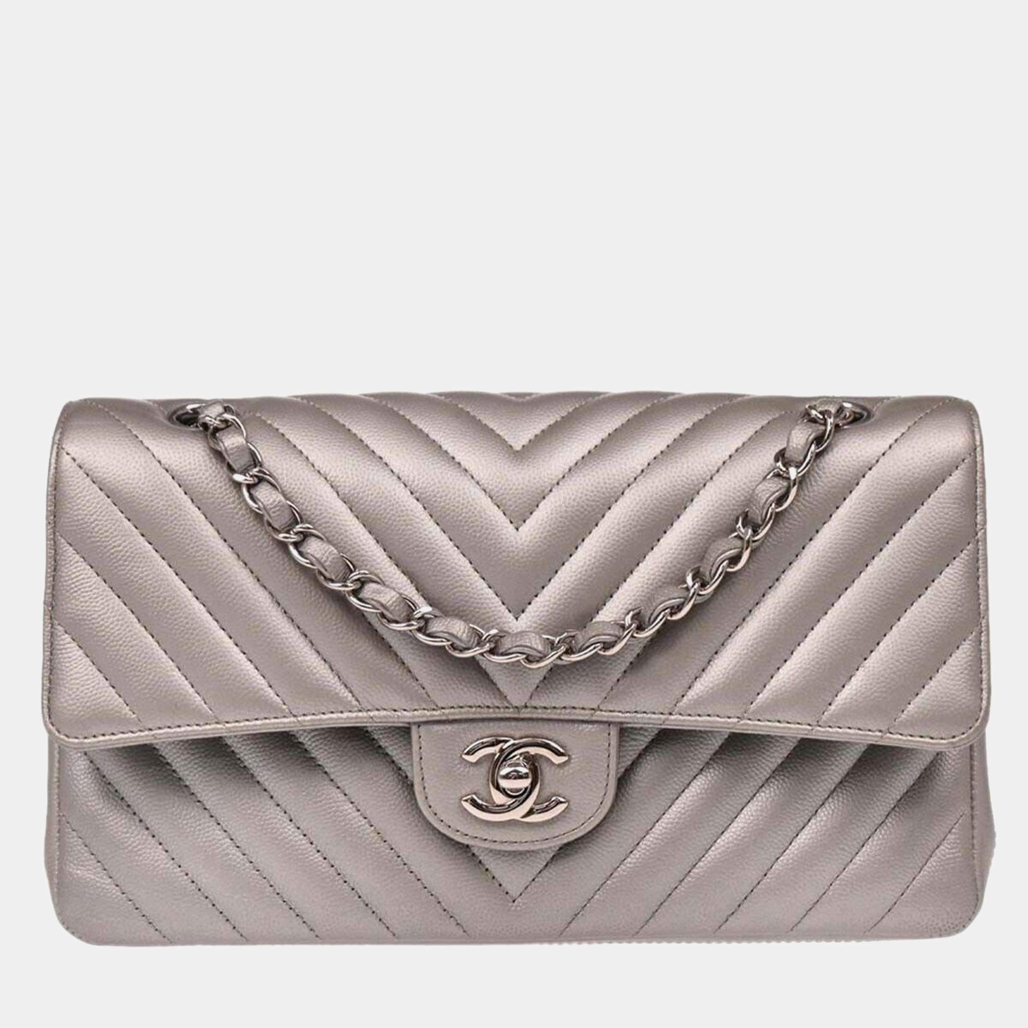 Pre Owned Chanel Silver Calfskin Chevron Medium Classic Double Flap Shoulder Bag