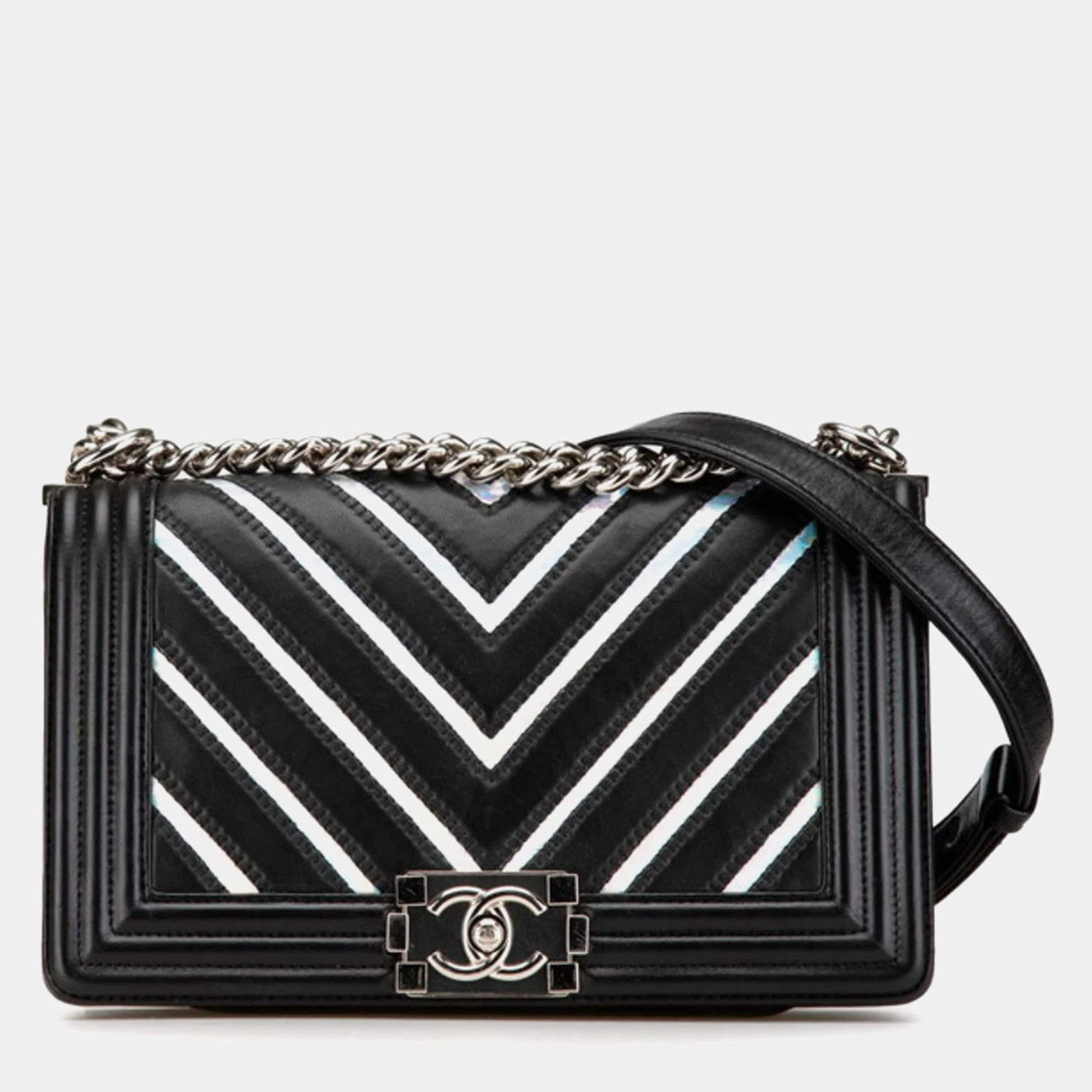 Pre Owned Chanel Black Silver Lambskin Patent Leather Chevron Boy Shoulder Bag