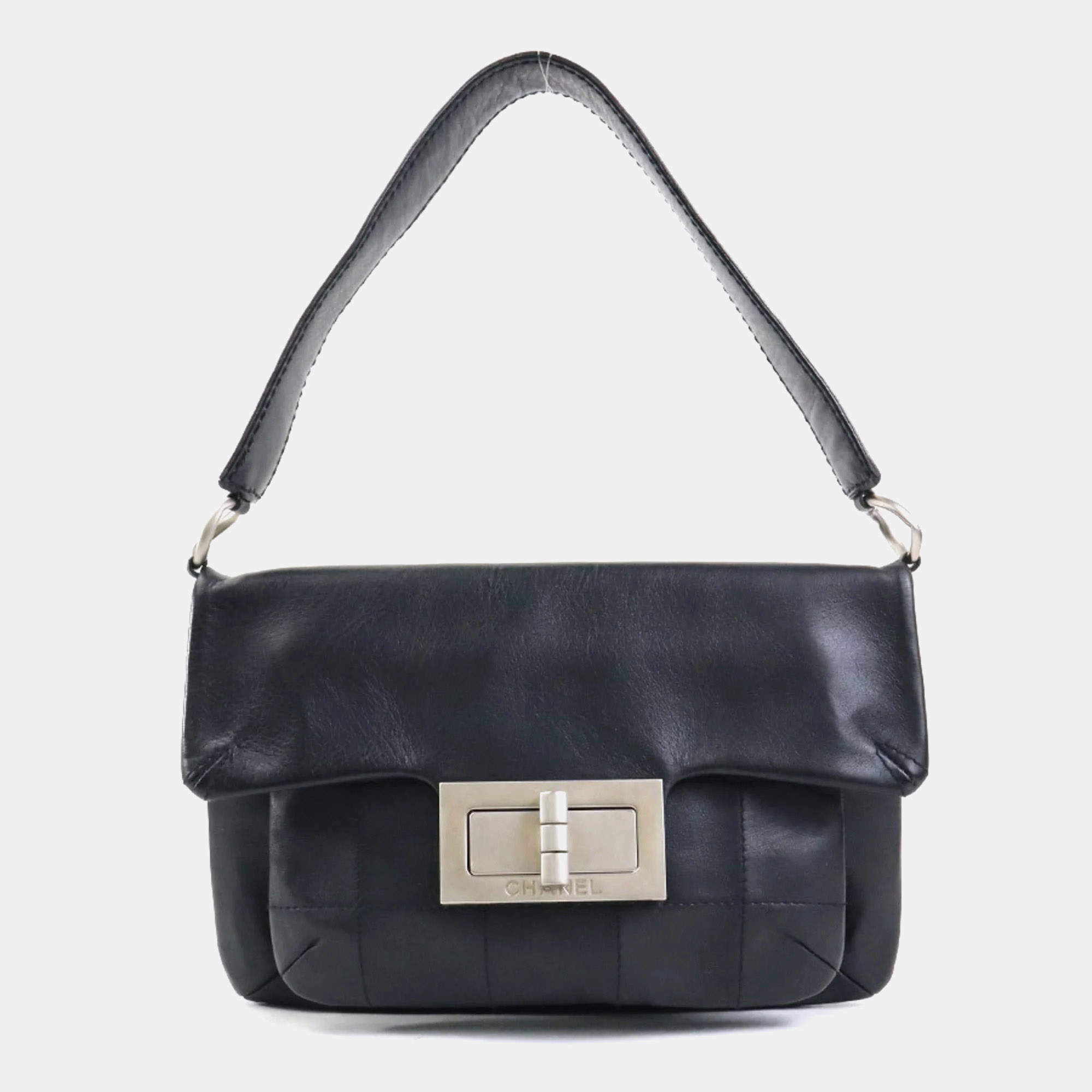 Pre Owned Chanel Black Leather 2.55 Shoulder Bag