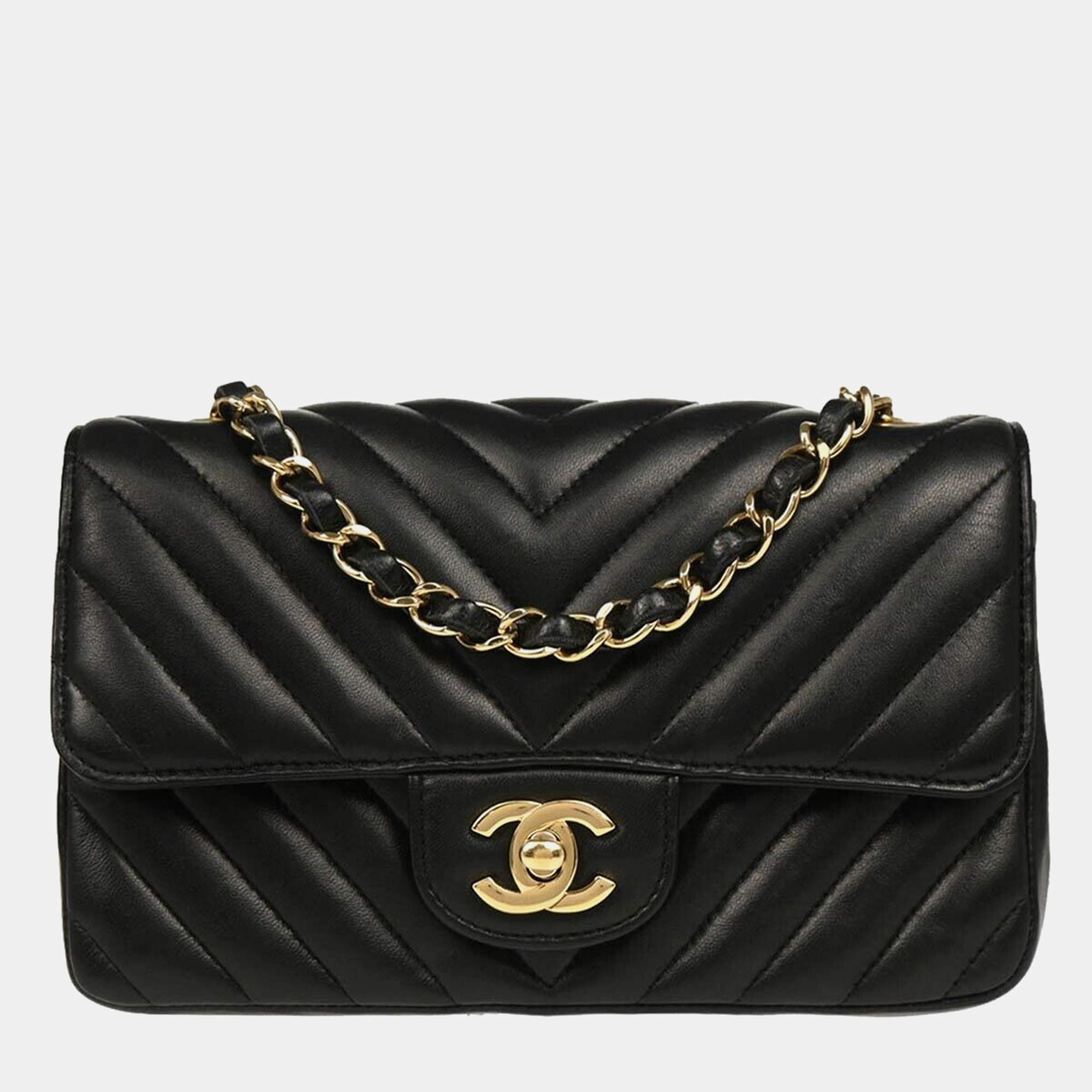 Pre Owned Chanel Black Lambskin Chevron Flap Shoulder Bag 