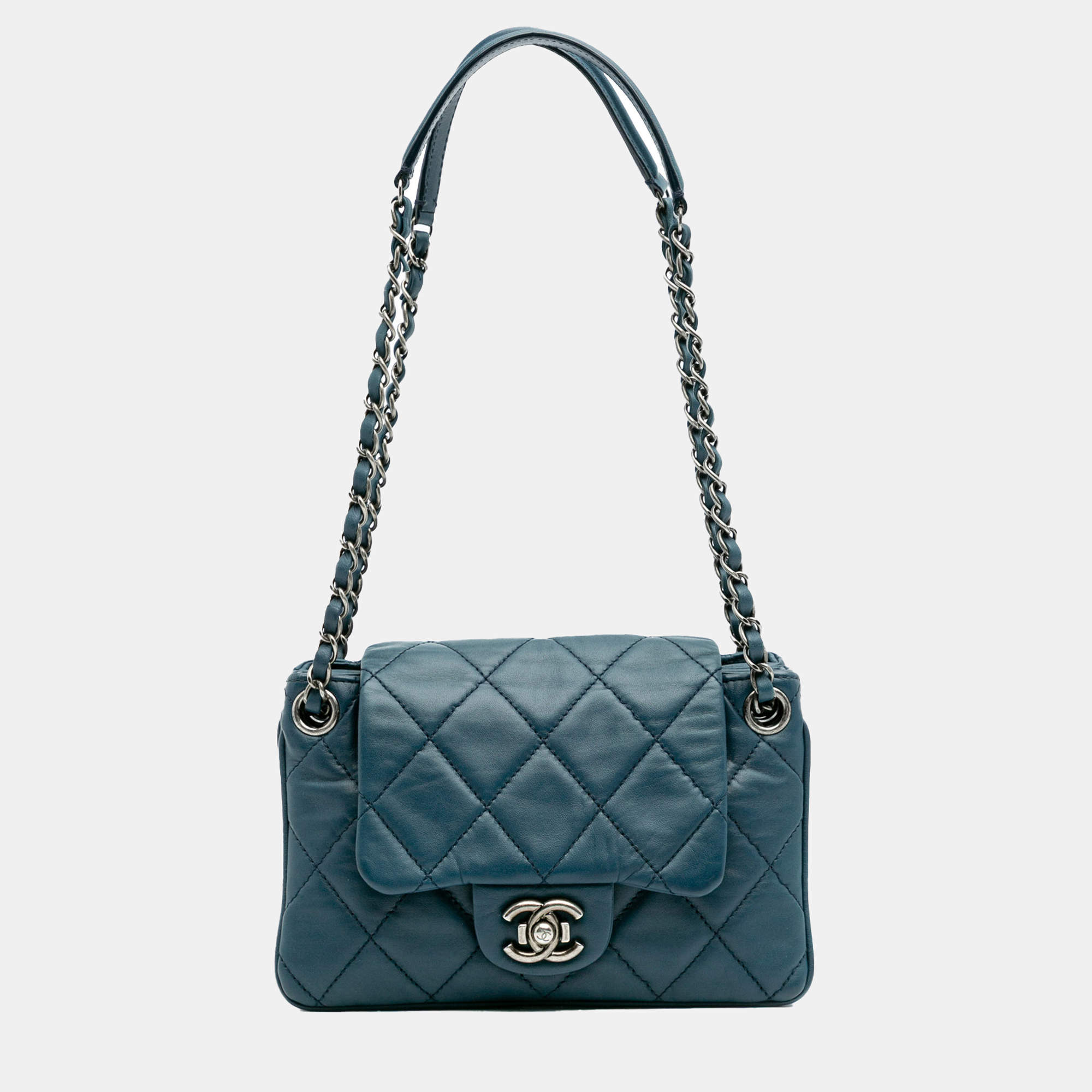 Pre Owned Chanel Blue Quilted Lambskin Accordion Flap