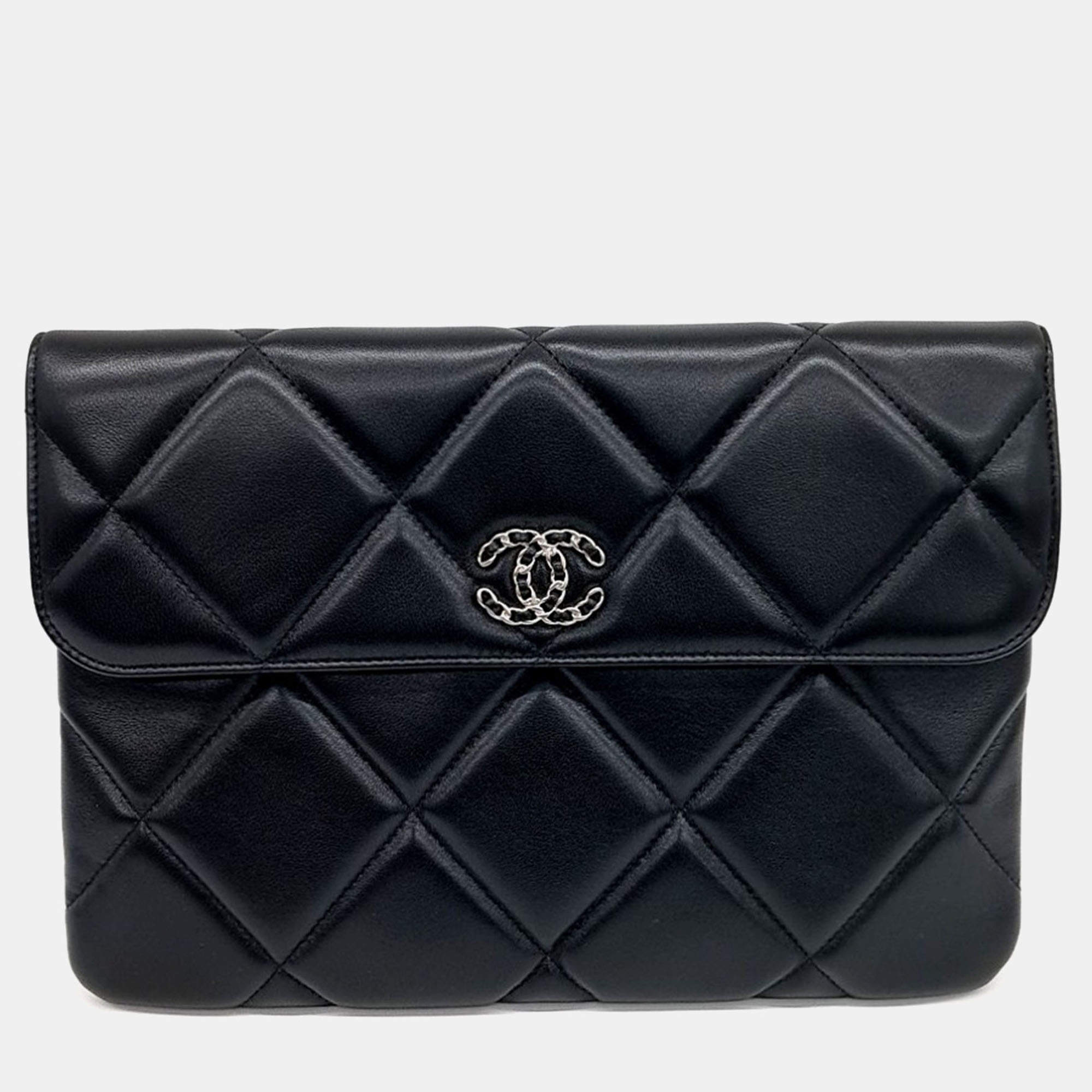 Pre Owned Chanel Black Leather 19 Flap Clutch