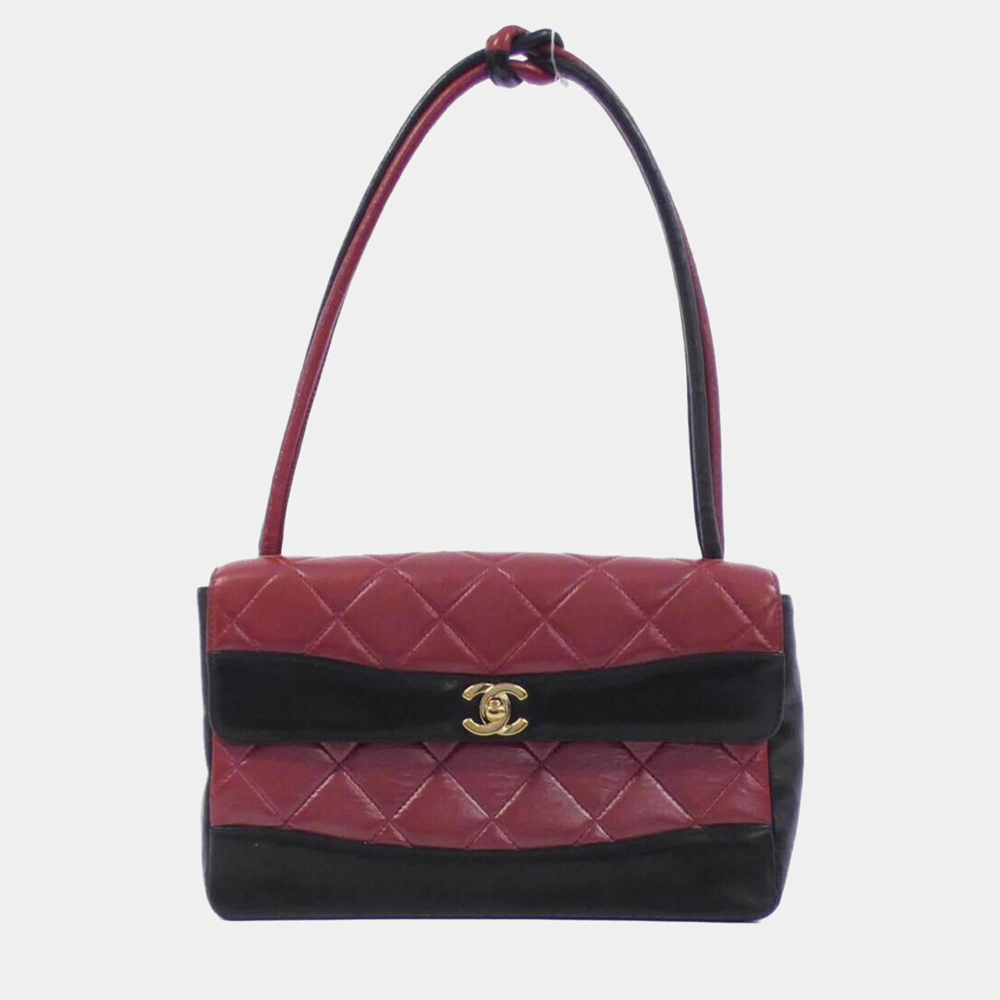 Pre Owned Chanel Black Leather Shoulder Bag