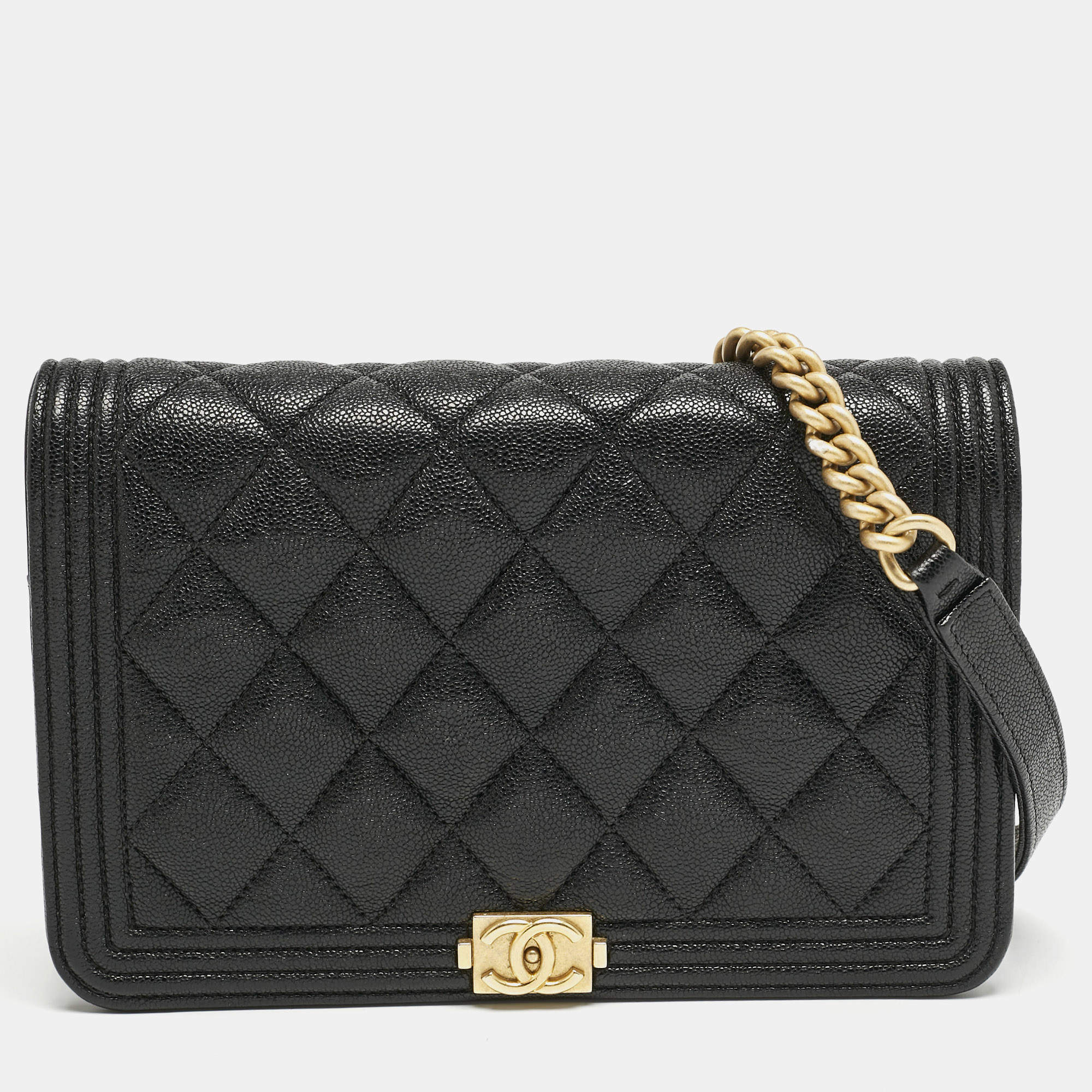 مملوكة مسبقًا Chanel Black Quilted Caviar Leather Boy Wallet On Chain