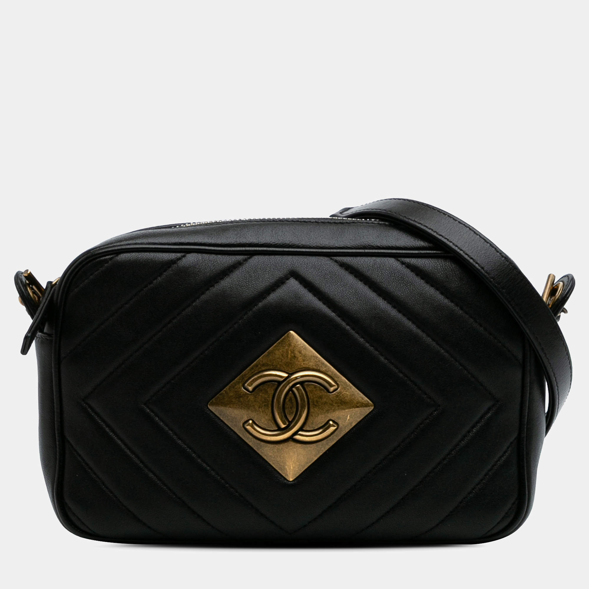 Pre Owned Chanel Black Chevron Lambskin Pyramid CC Camera Bag