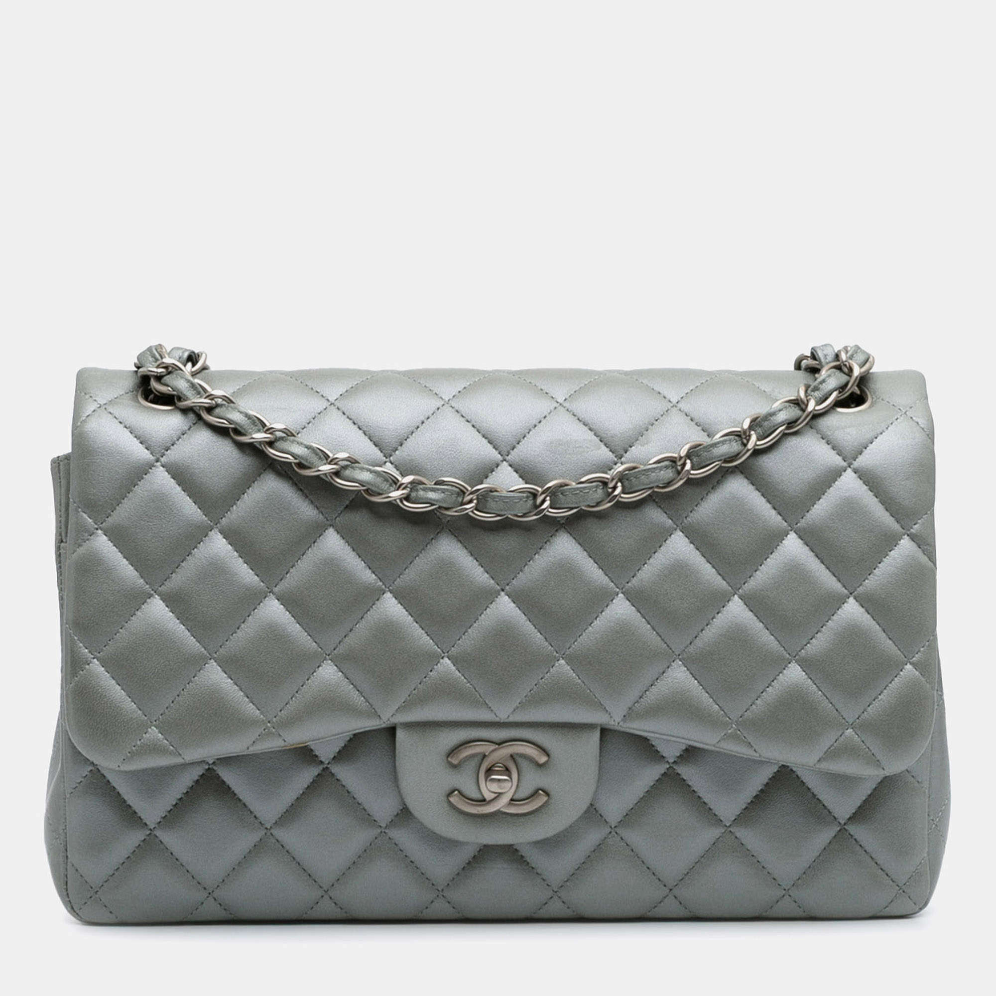 Pre Owned Chanel Silver Jumbo Classic Lambskin Double Flap