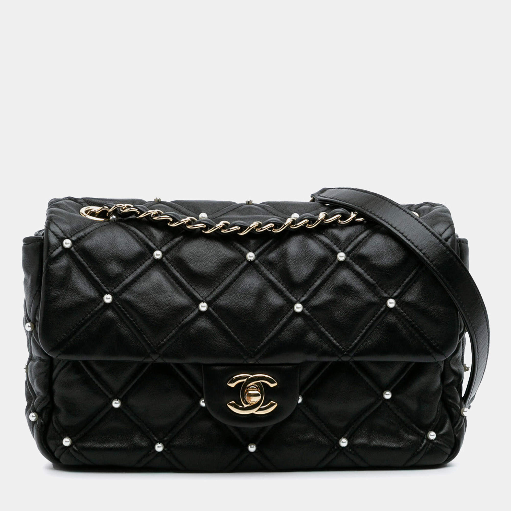 Pre Owned Chanel Black Medium Quilted Lambskin Pearl Studs Flap