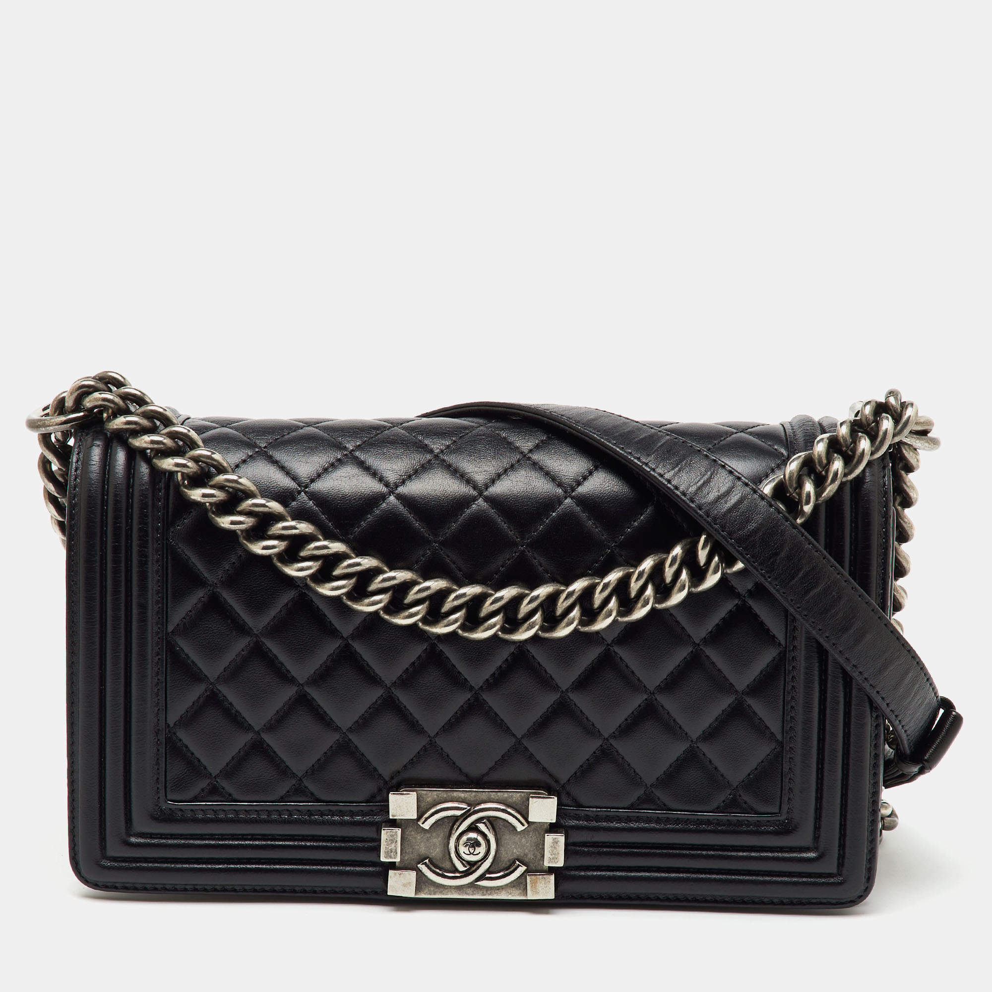 Pre Owned Chanel Black Quilted Leather Medium Boy Flap Bag