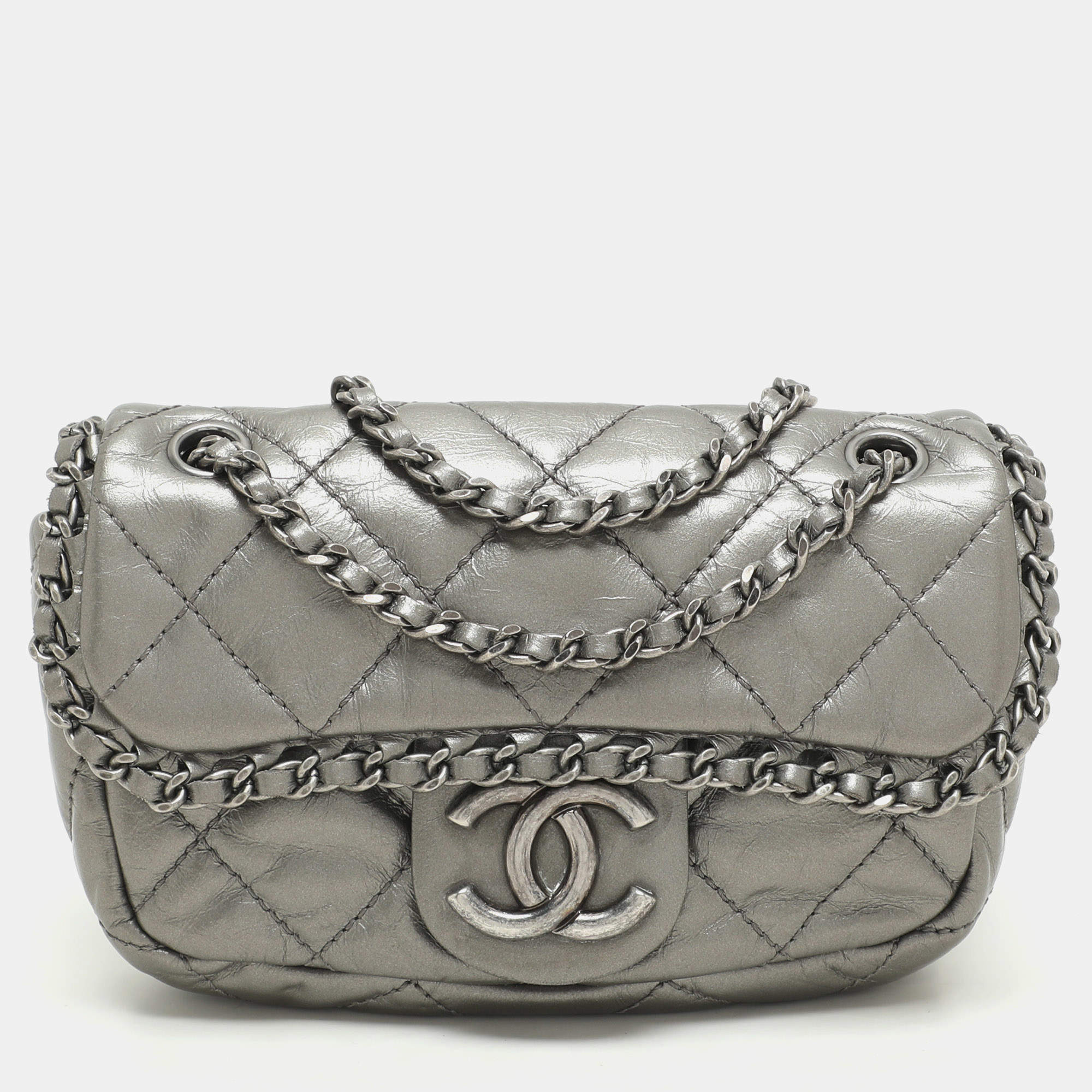 Pre Owned Chanel Silver Quilted Crinkled Leather Mini Chain Me Bag