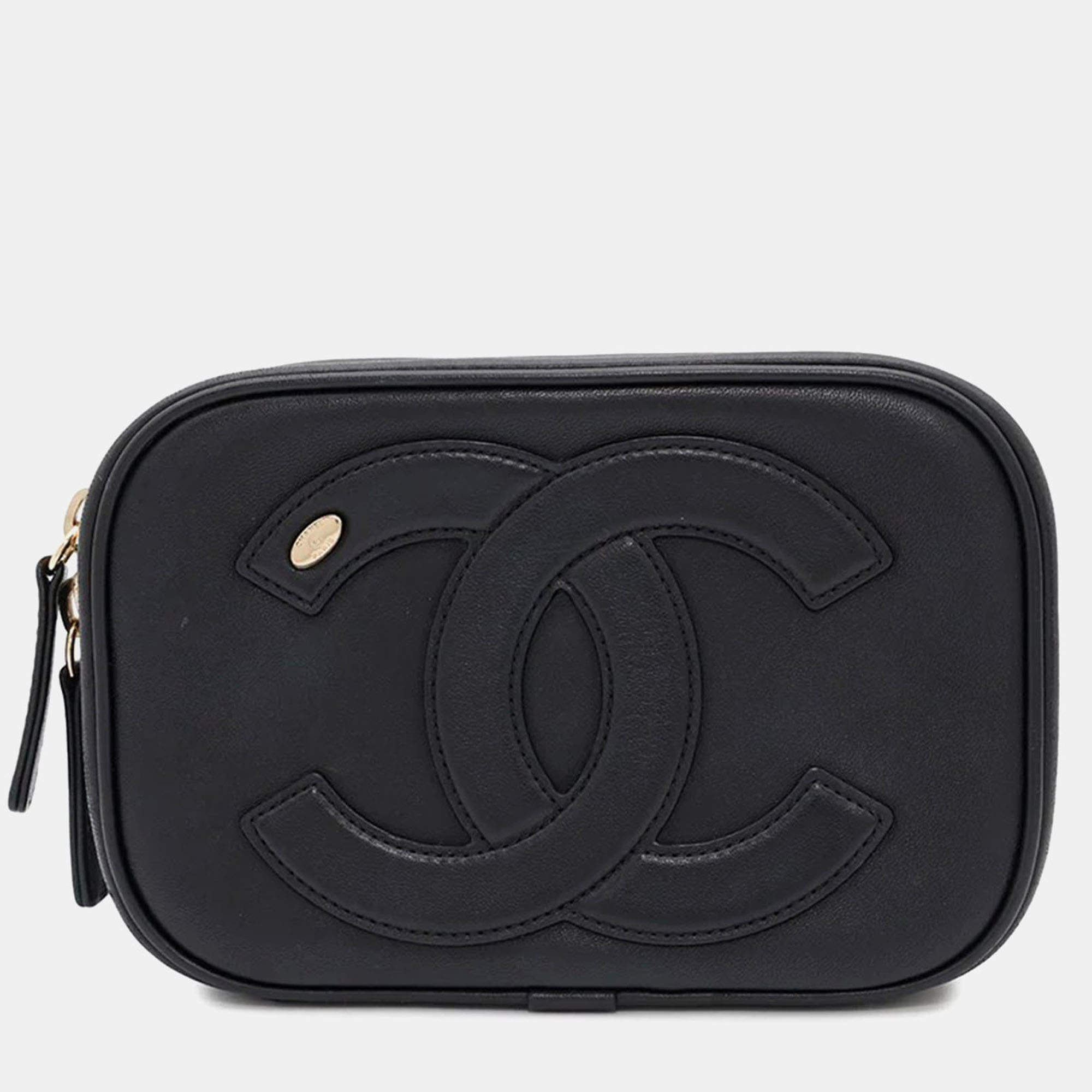 Pre Owned Chanel CC Logo Black Lambskin Crossbody Bag 