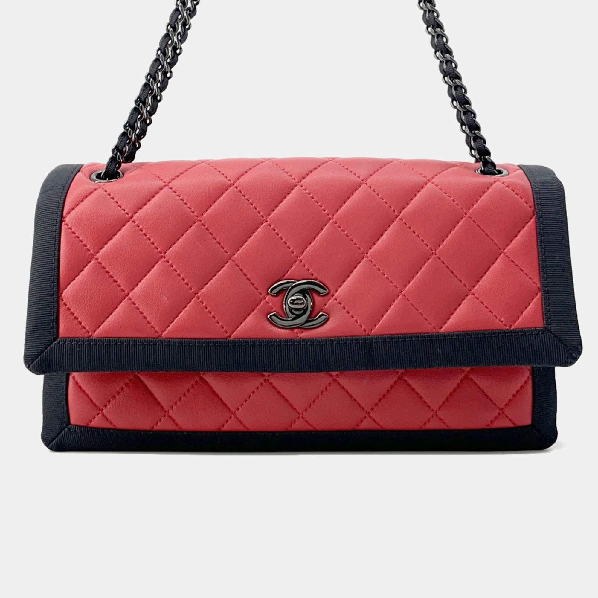 Pre Owned Chanel Matelasse Red/Black Lambskin Chain Shoulder Bag 