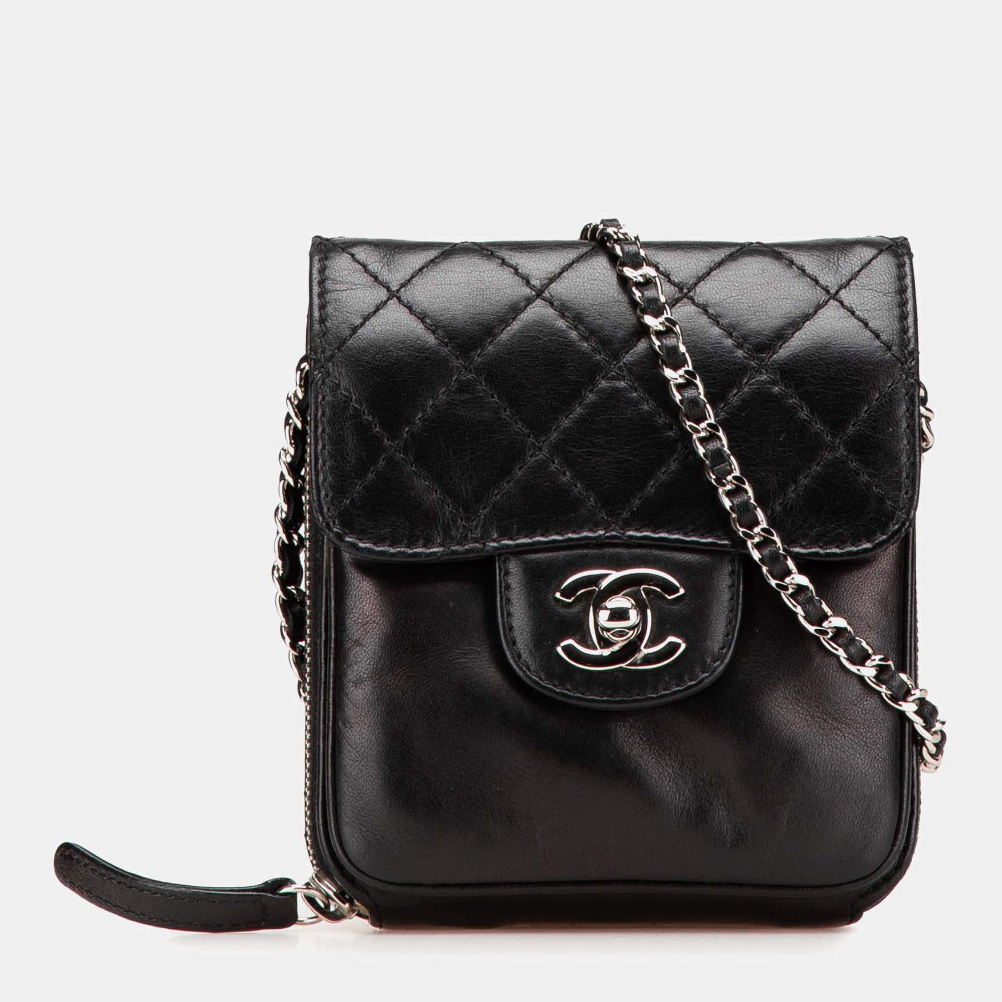Pre Owned Chanel Black CC Quilted Lambskin Clams Wallet on Chain