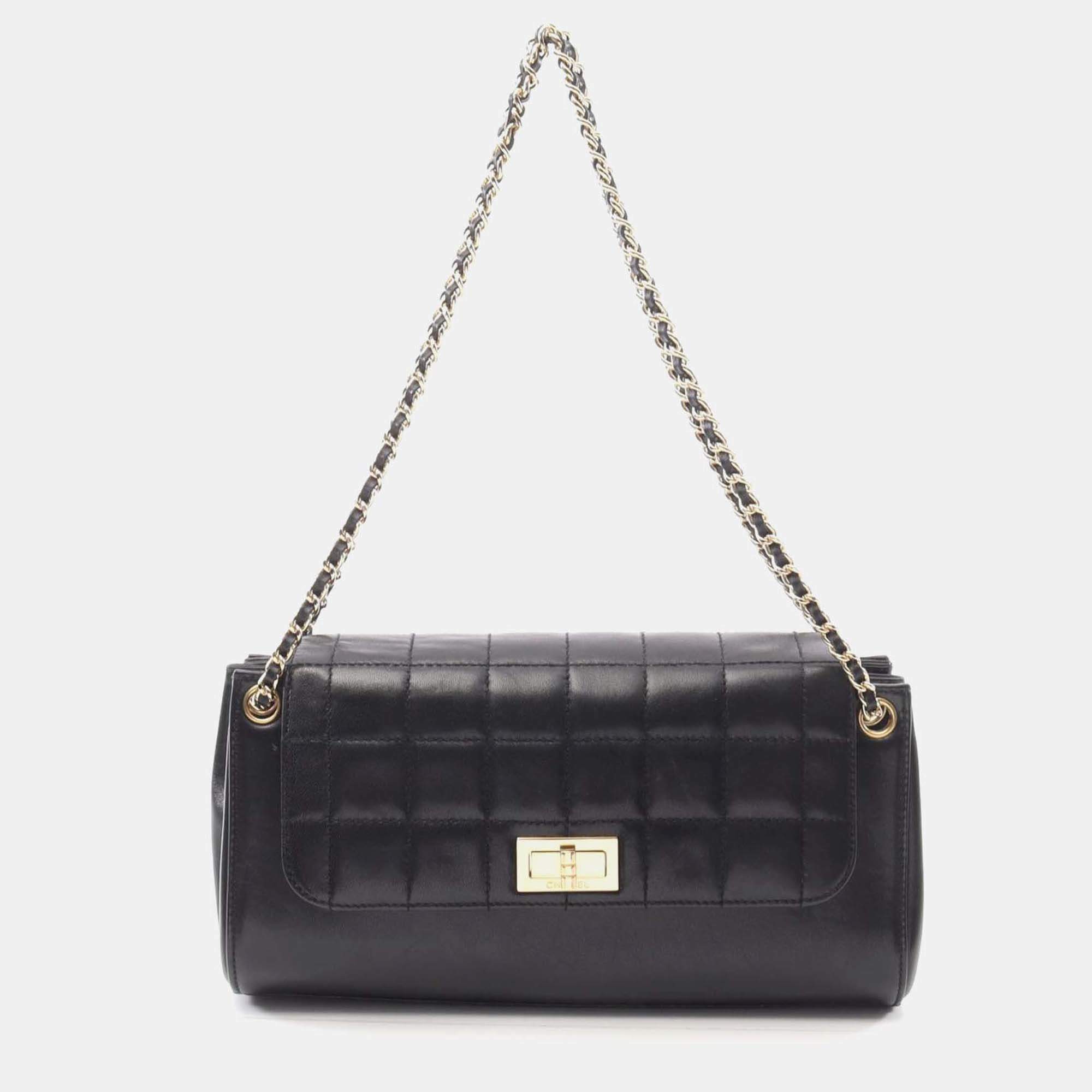 Pre Owned Chanel Chocolate Bar Black Leather Shoulder Bag