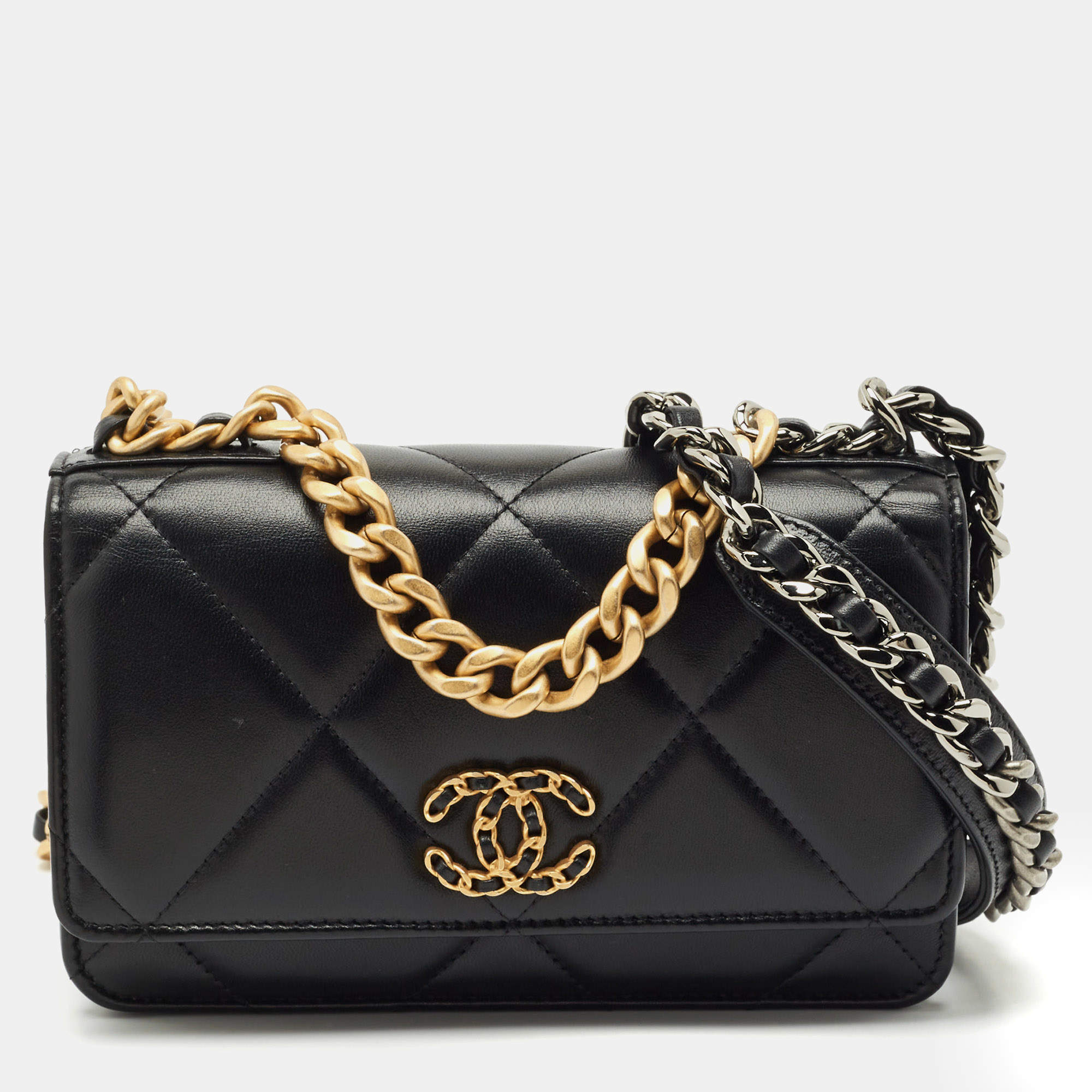 Pre Owned Chanel Black Quilted Leather 19 Flap Wallet on Chain