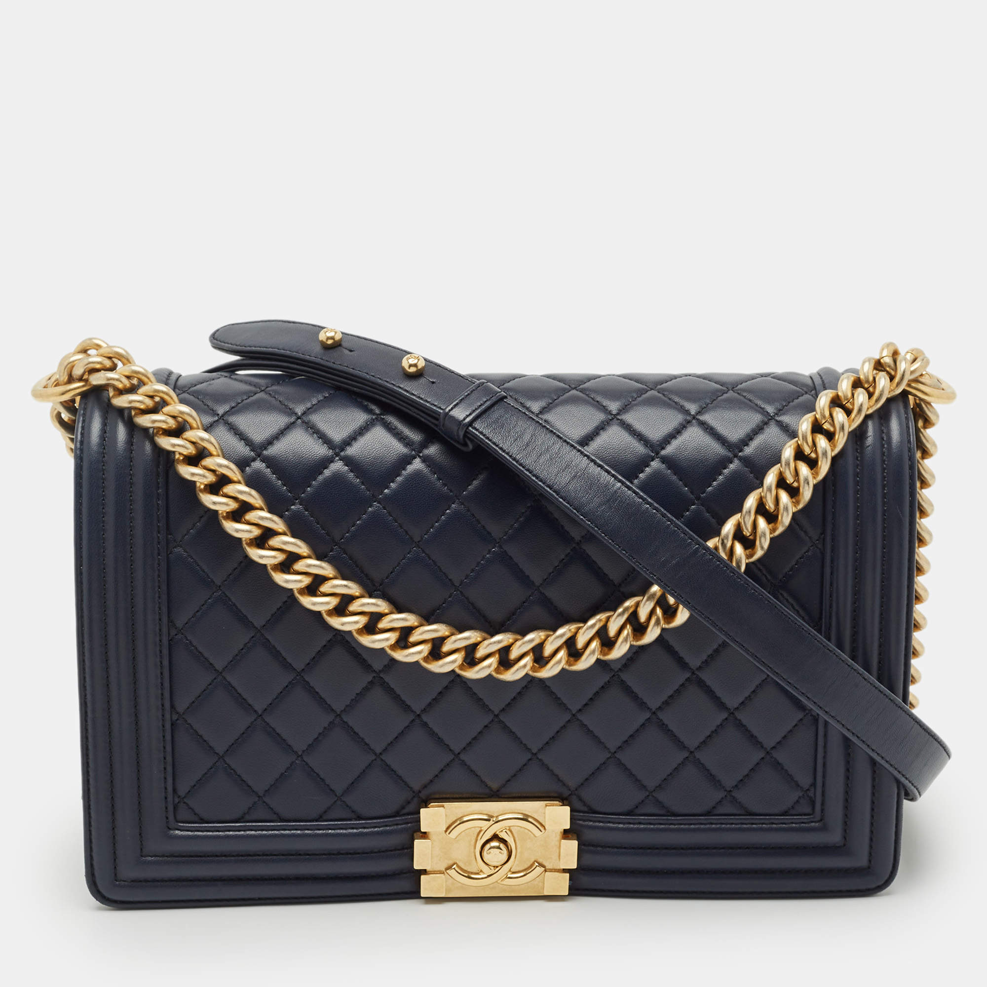 Pre Owned Chanel Navy Blue Quilted Leather New Medium Boy Flap Bag