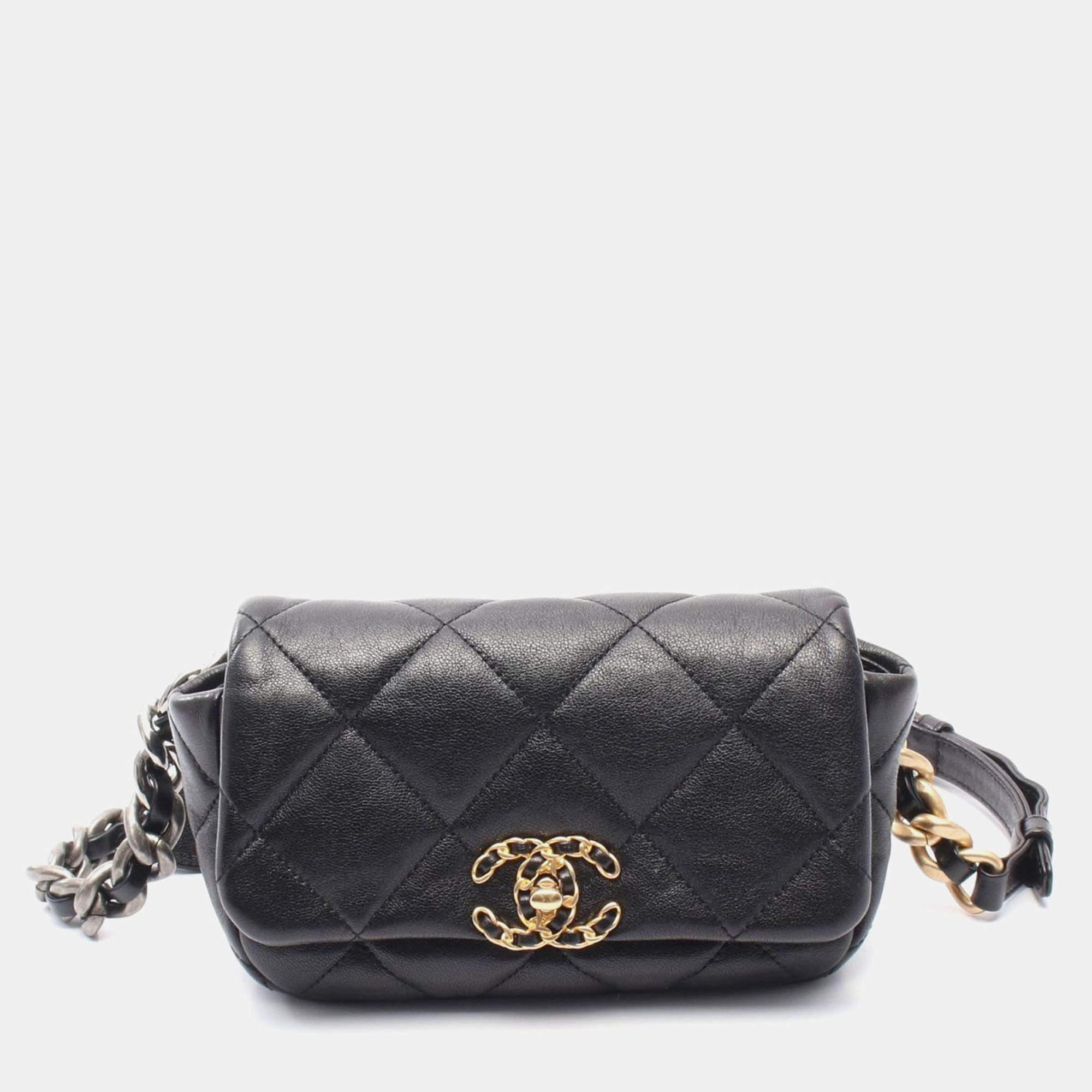 Pre Owned Chanel 19 Matelasse Black Leather Waist Bag