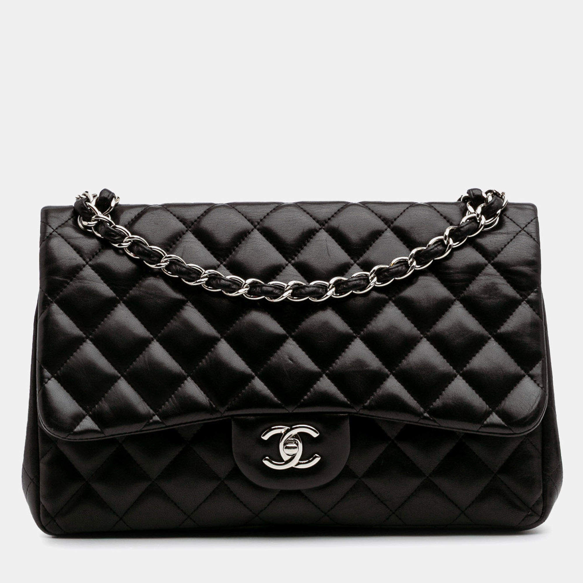 Pre Owned Chanel Black Jumbo Classic Lambskin Double Flap